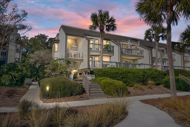 1625 Live Oak Park