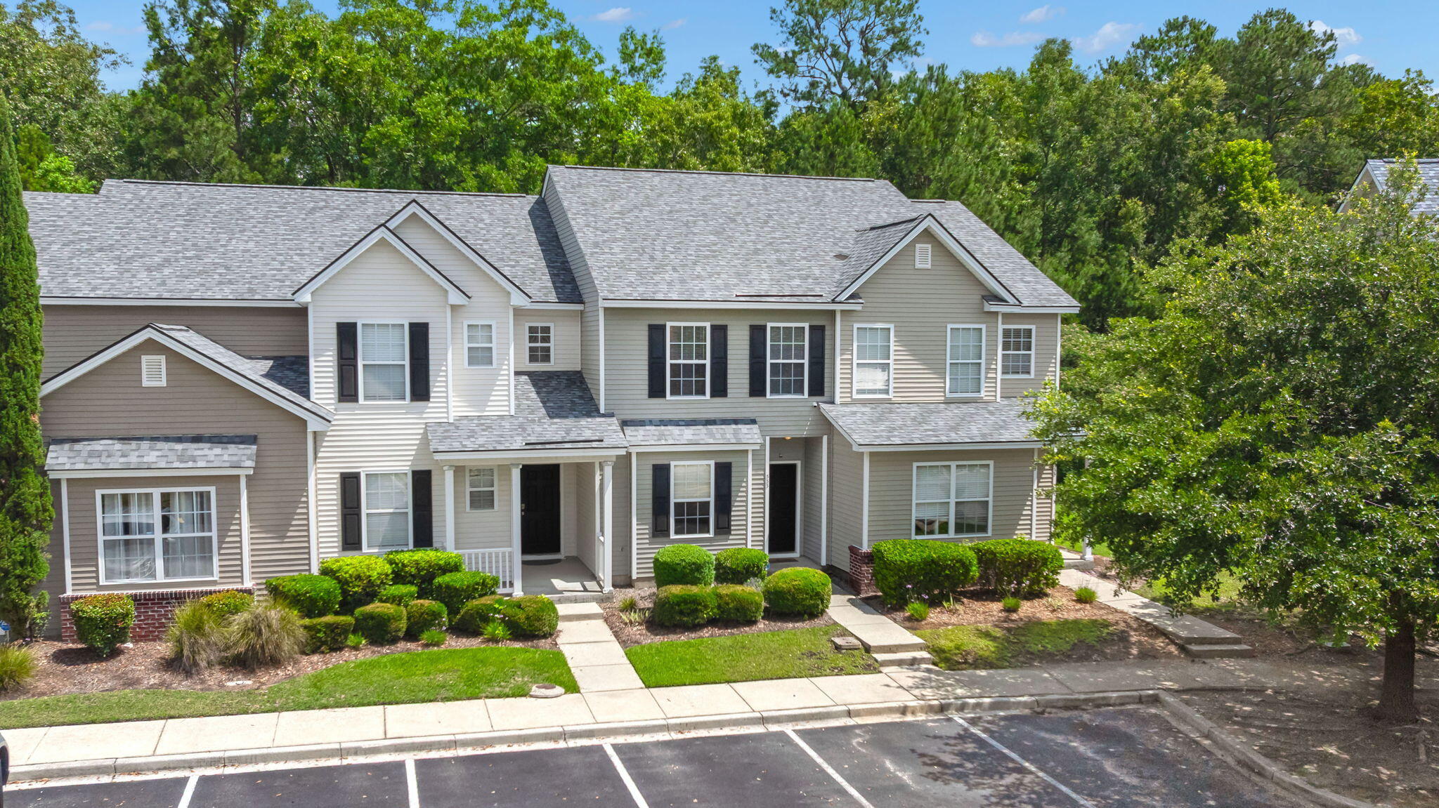 Property image 2 of 333 Flyway Road in Liberty Hall Plantation, Goose Creek, SC 29445