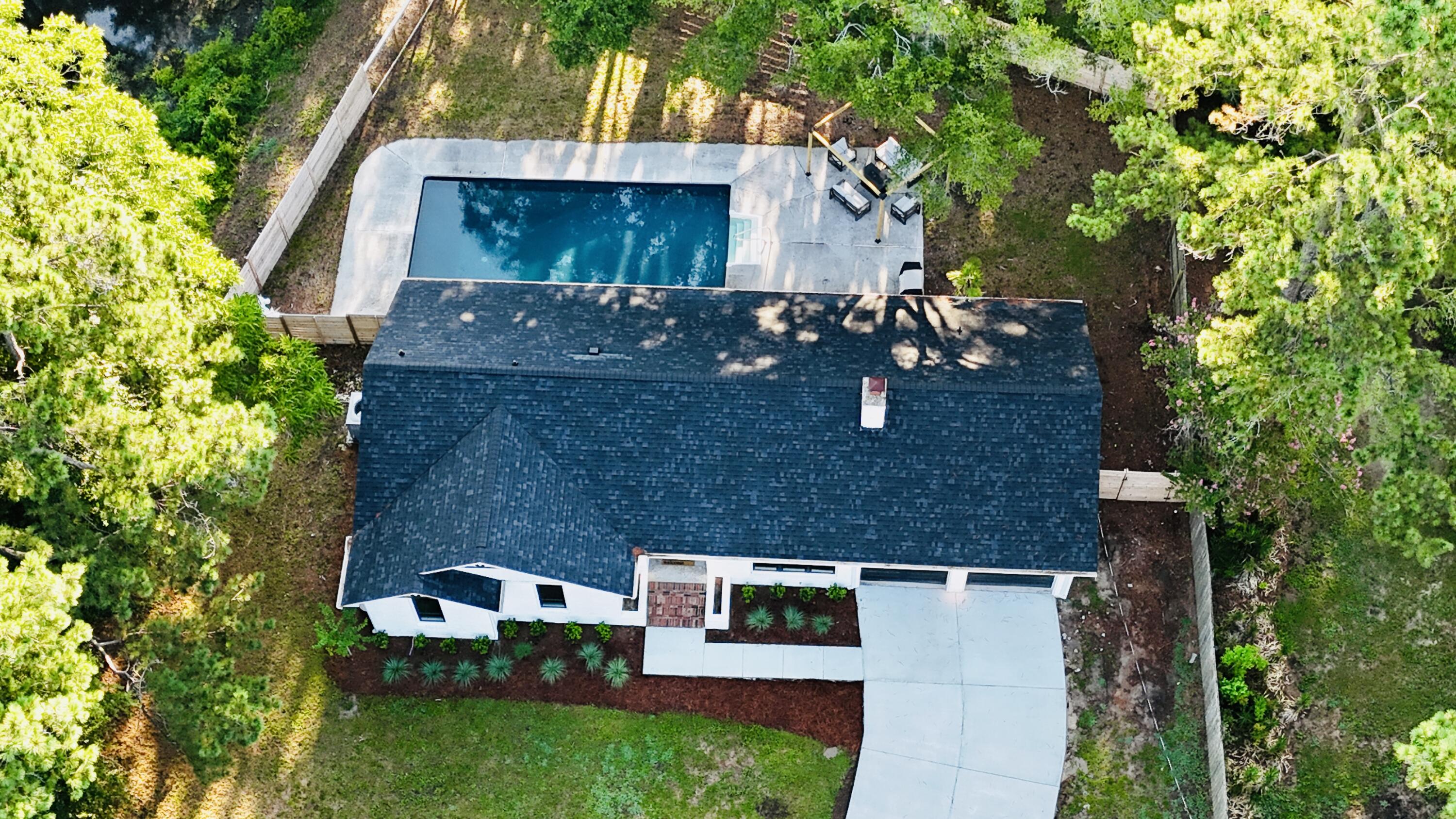 Property image 2 of 970 Cottingham Drive in Cooper Estates, Mount Pleasant, SC 29464