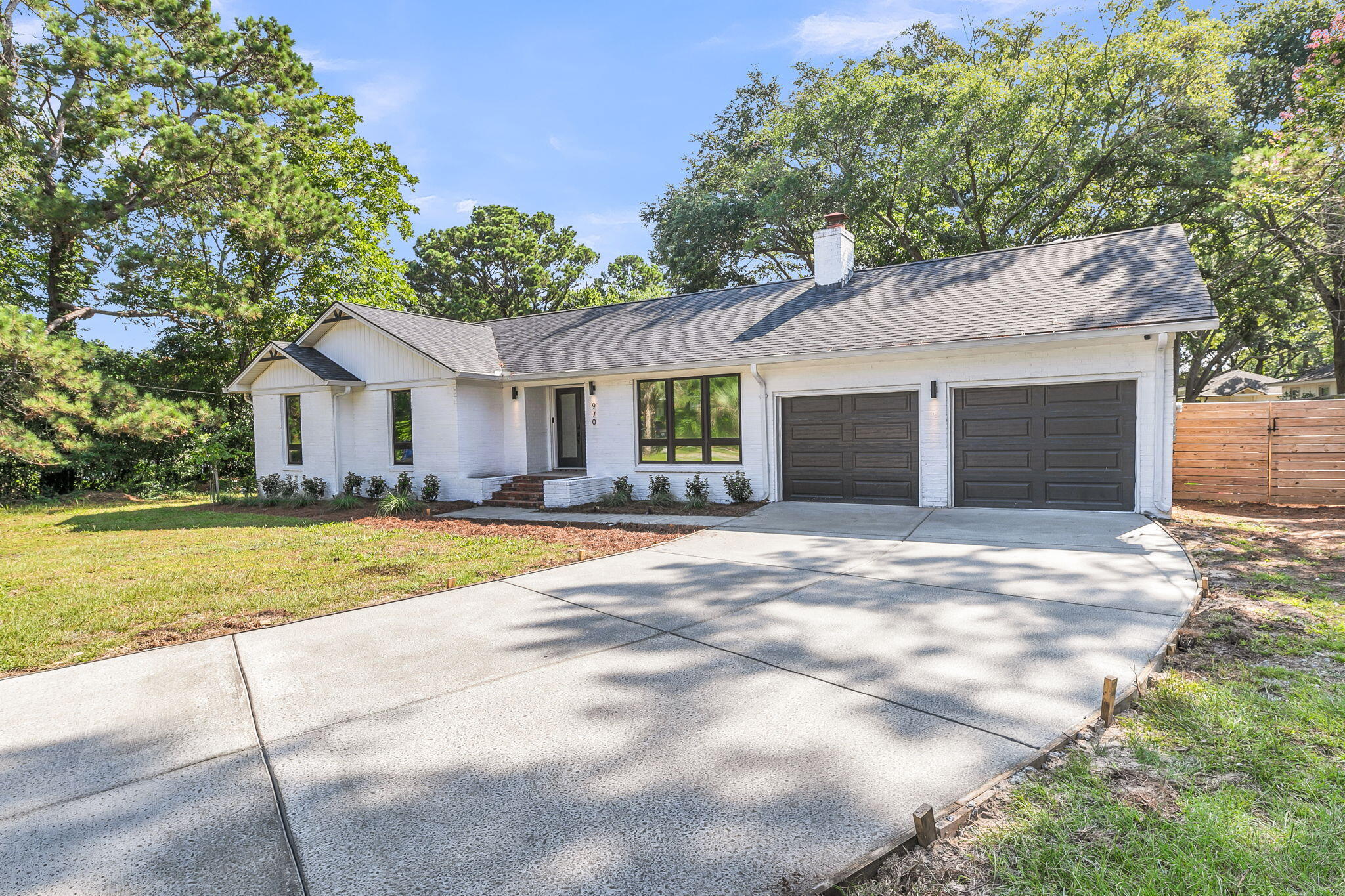 Property image 3 of 970 Cottingham Drive in Cooper Estates, Mount Pleasant, SC 29464