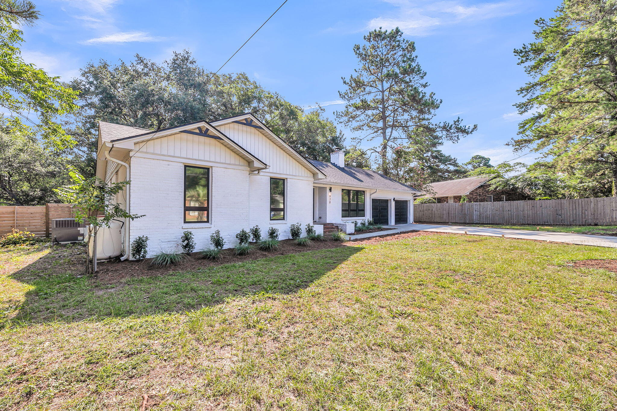 Property image 4 of 970 Cottingham Drive in Cooper Estates, Mount Pleasant, SC 29464