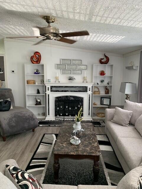 Property image 3 of 307 Glen Street in Clemson Terrace, Summerville, SC 29483