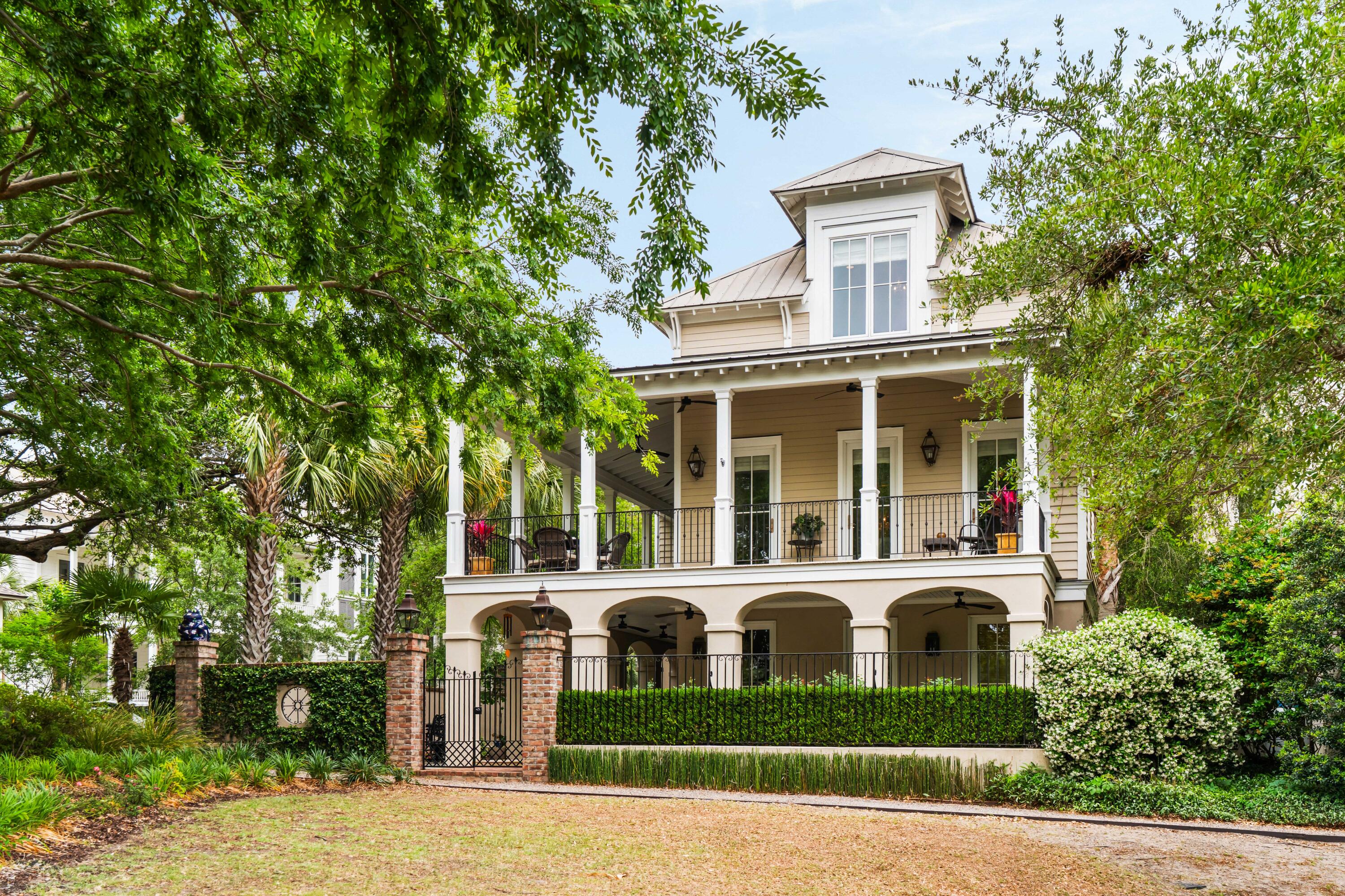 Property image 3 of 121 W Shipyard Road in Ion, Mount Pleasant, SC 29464