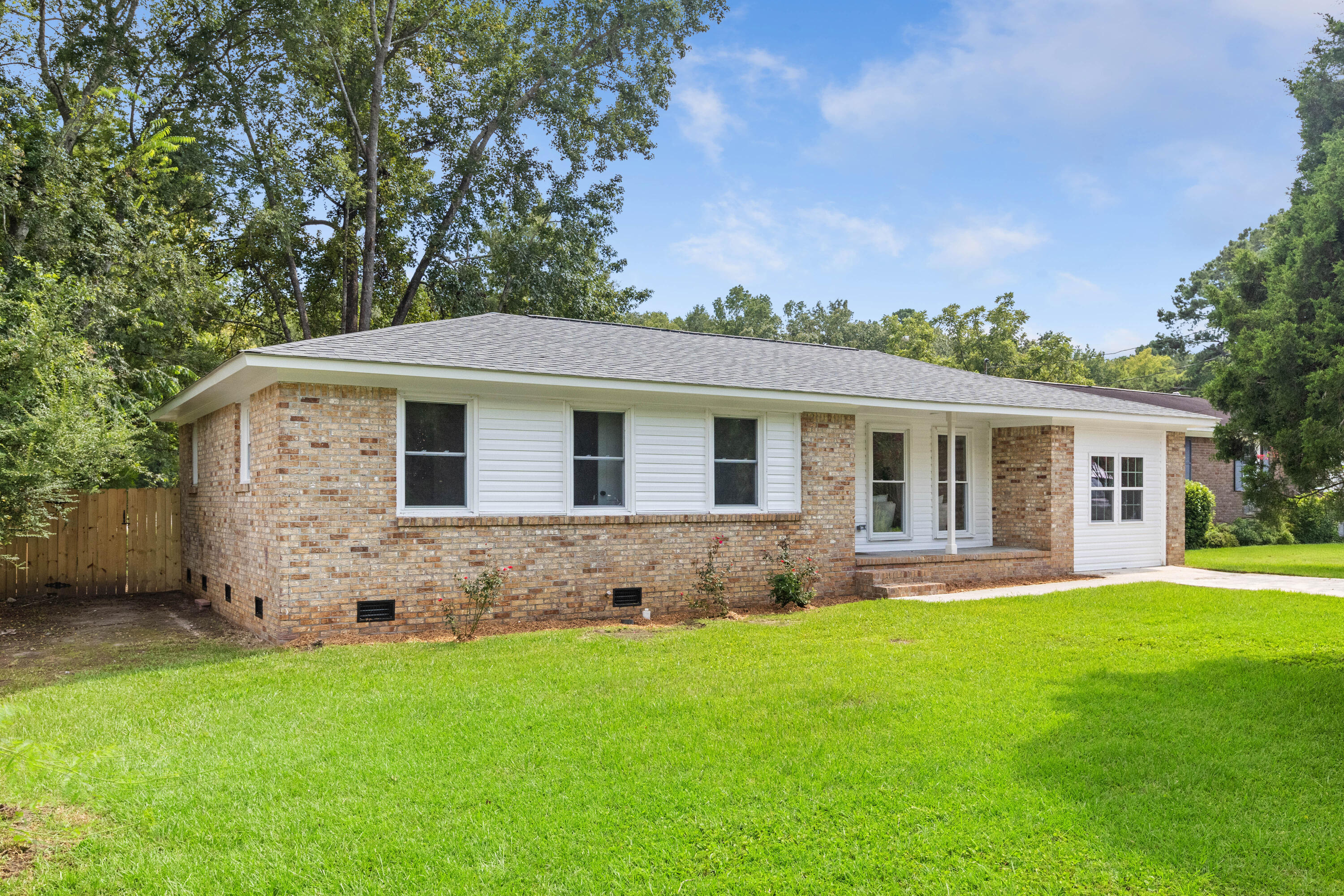 Property image 4 of 124 Wells Road in West Greenview Acres, Goose Creek, SC 29445