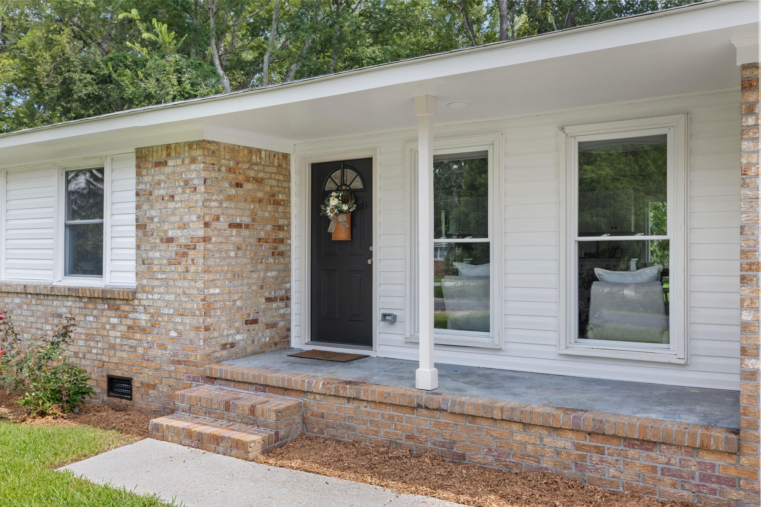 Property image 5 of 124 Wells Road in West Greenview Acres, Goose Creek, SC 29445