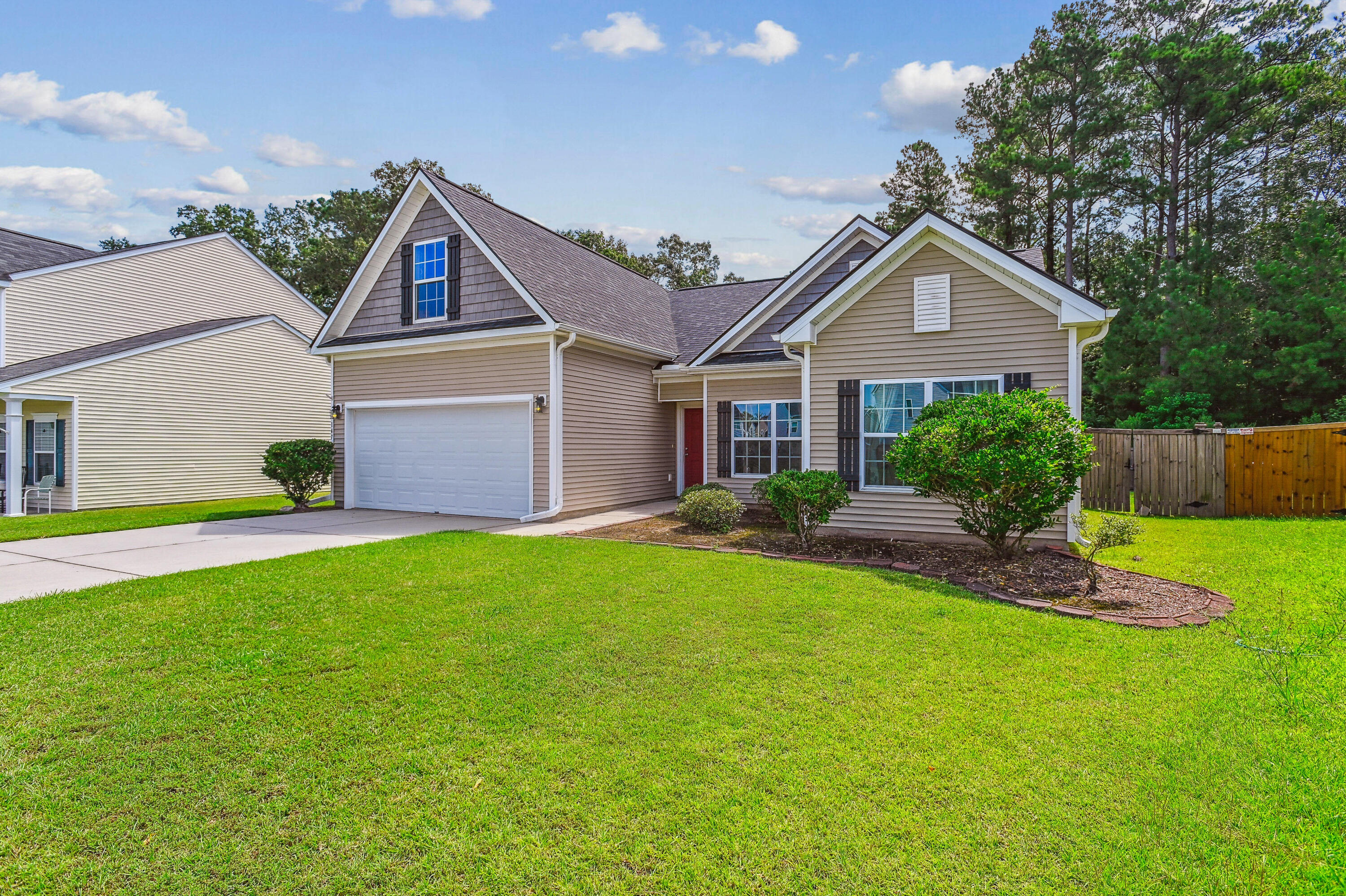 Property image 2 of 147 Weeping Cypress Drive in Cypress Grove, Moncks Corner, SC 29461