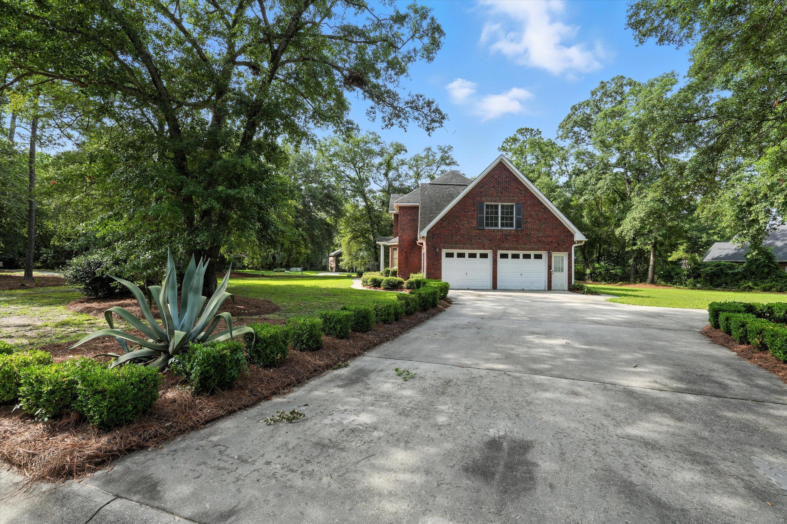 Property image 2 of 160 Scalybark Road in Walnut Farms, Summerville, SC 29485
