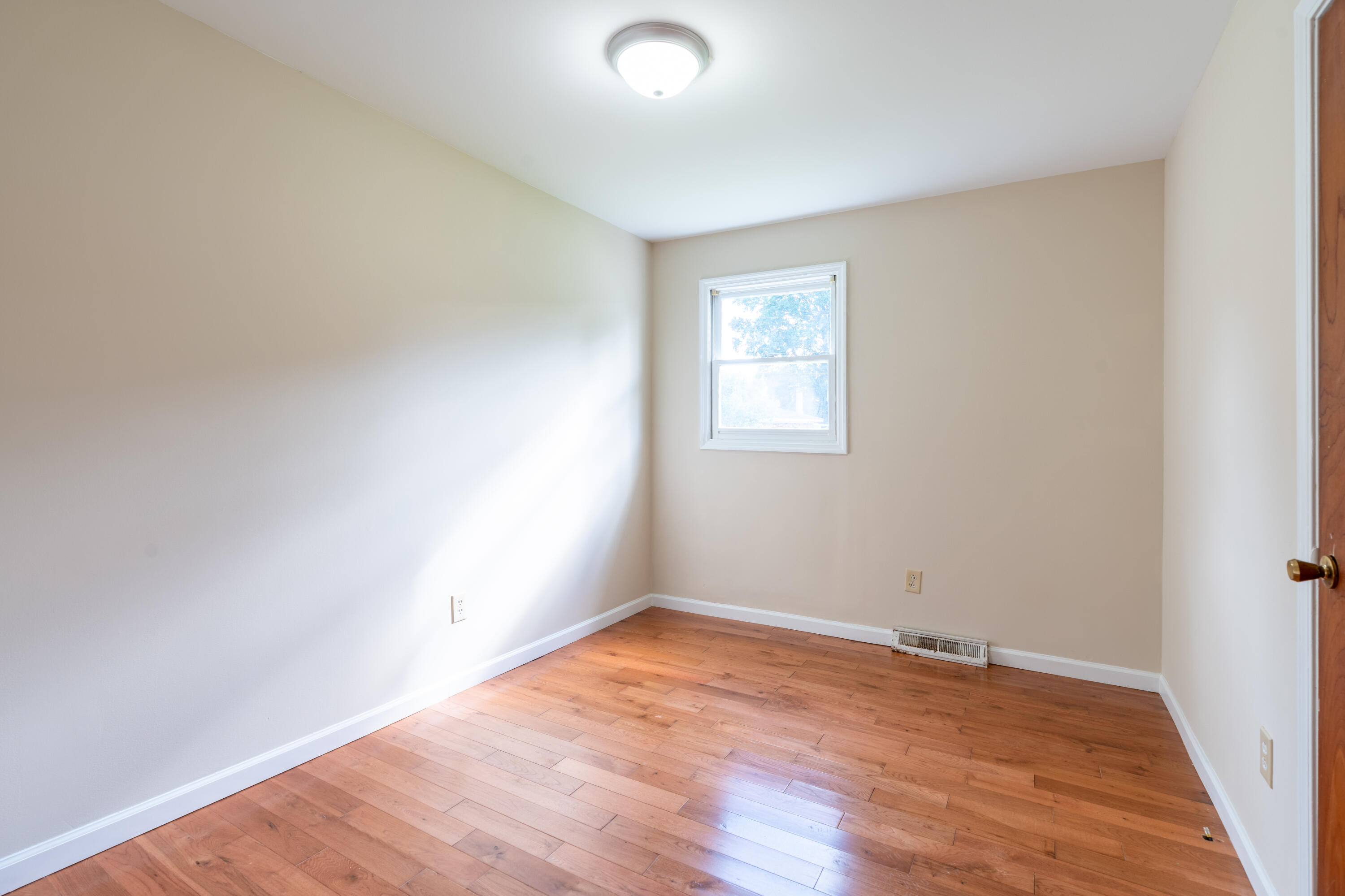 Property image 5 of 102 Jackson Road in North Tranquil Acres, Ladson, SC 29456