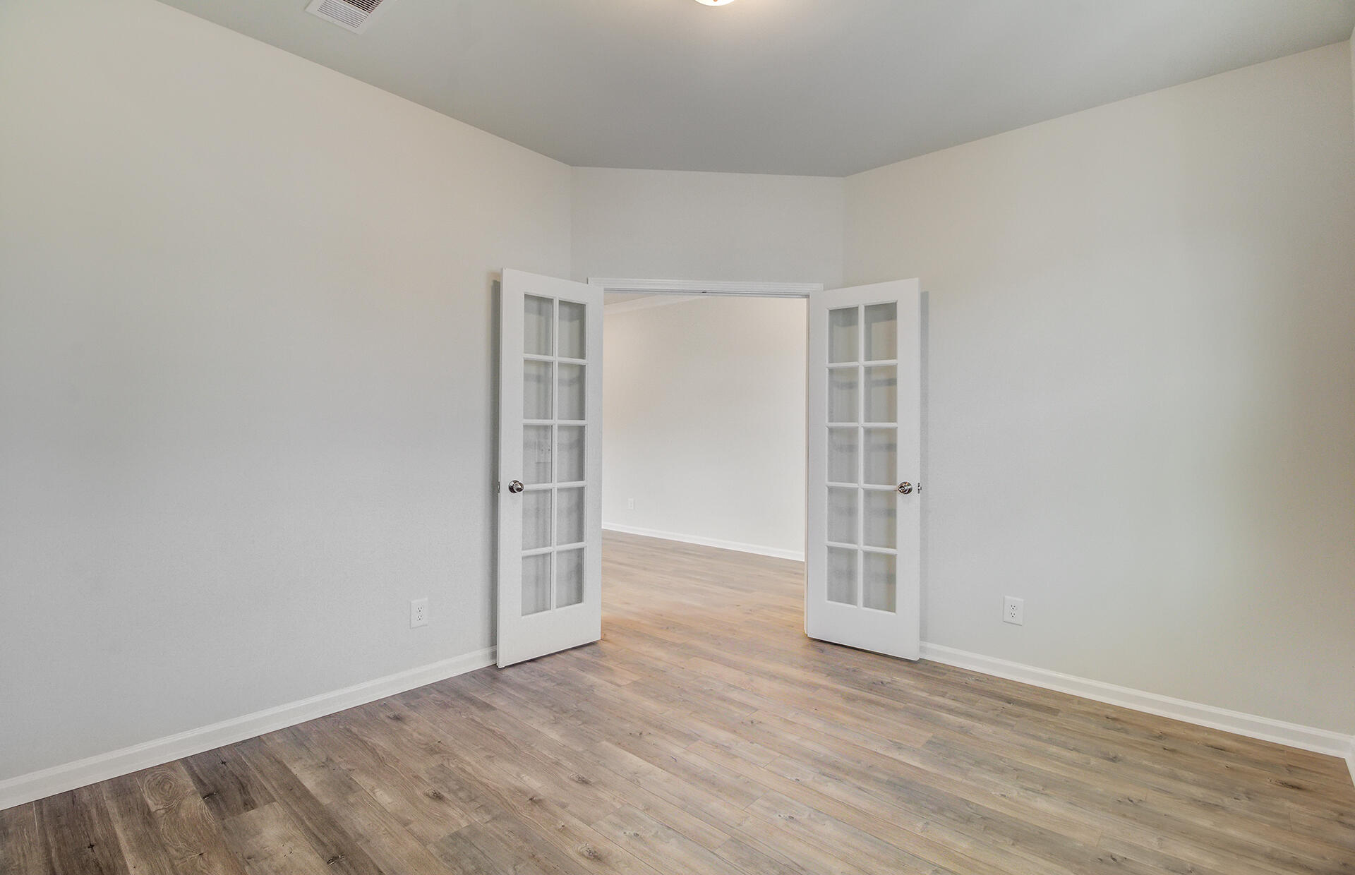Property image 2 of 1031 Tea Time Drive in Summers Corner, Summerville, SC 29485