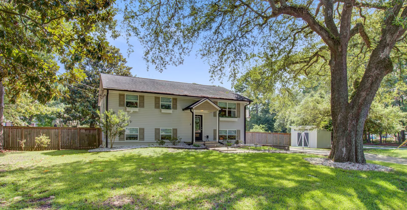 West Ashley Plantation, Charleston Community