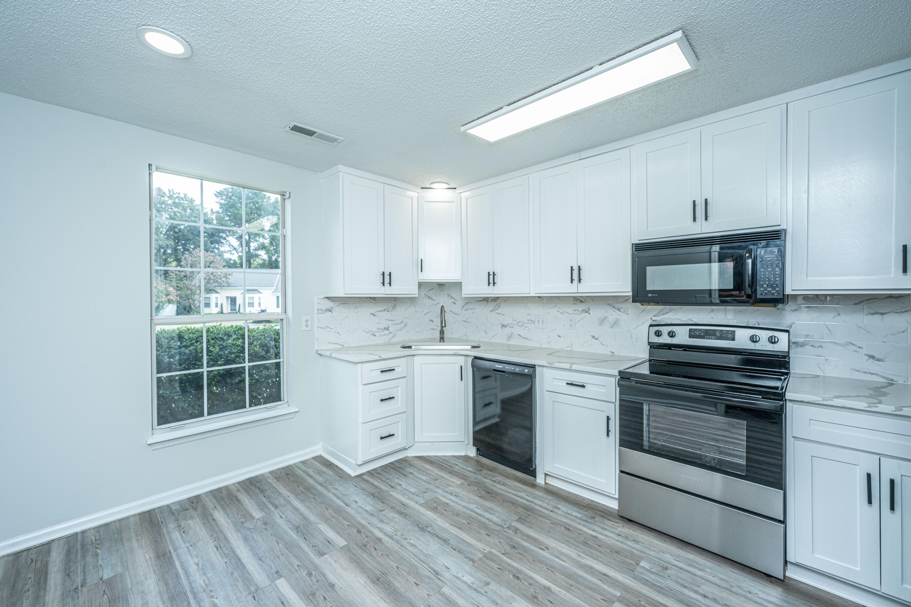 Property image 3 of 112 Jarett Road in Summerville Place, Summerville, SC 29485