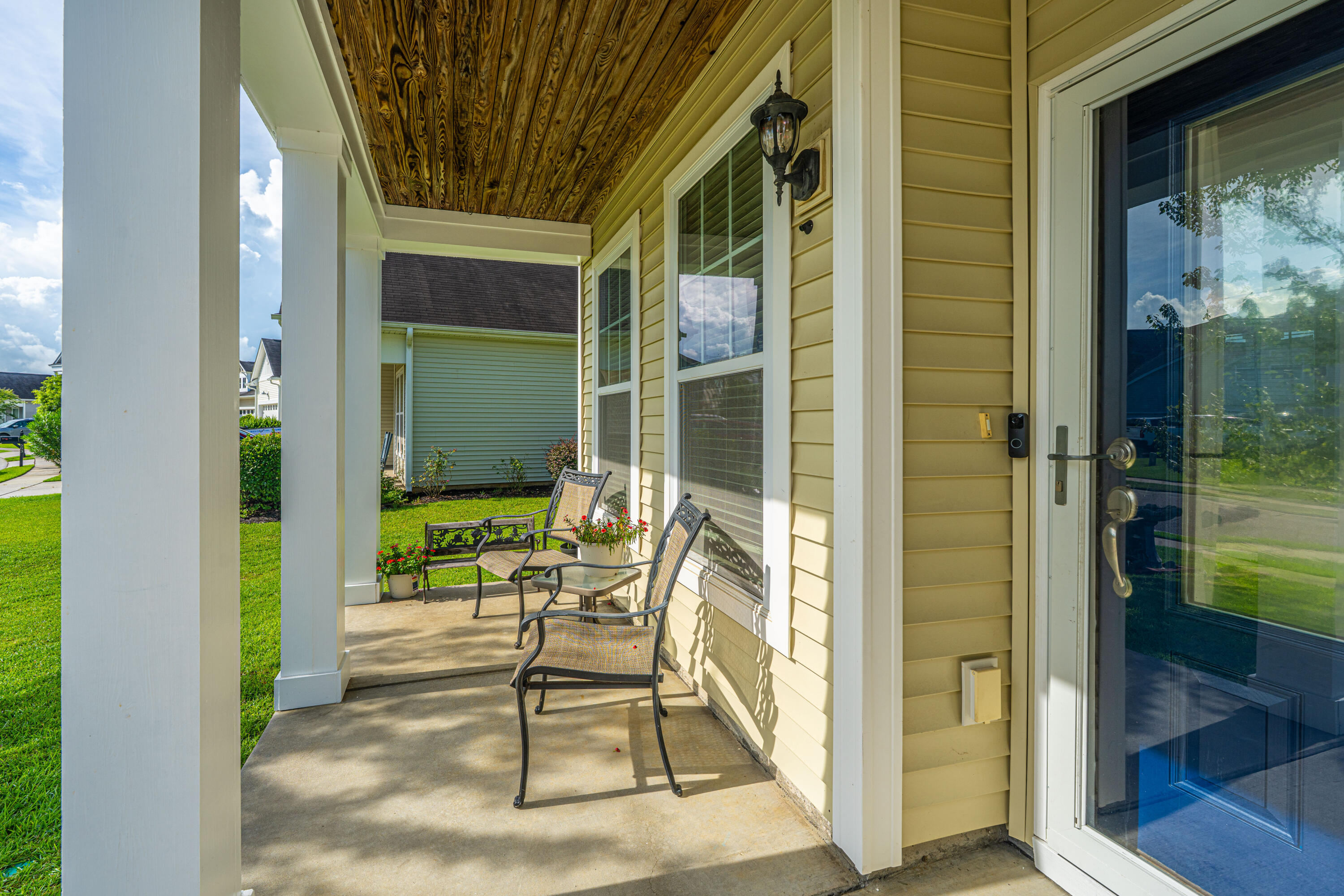 Property image 5 of 587 Crossland Drive in Foxbank Plantation, Moncks Corner, SC 29461