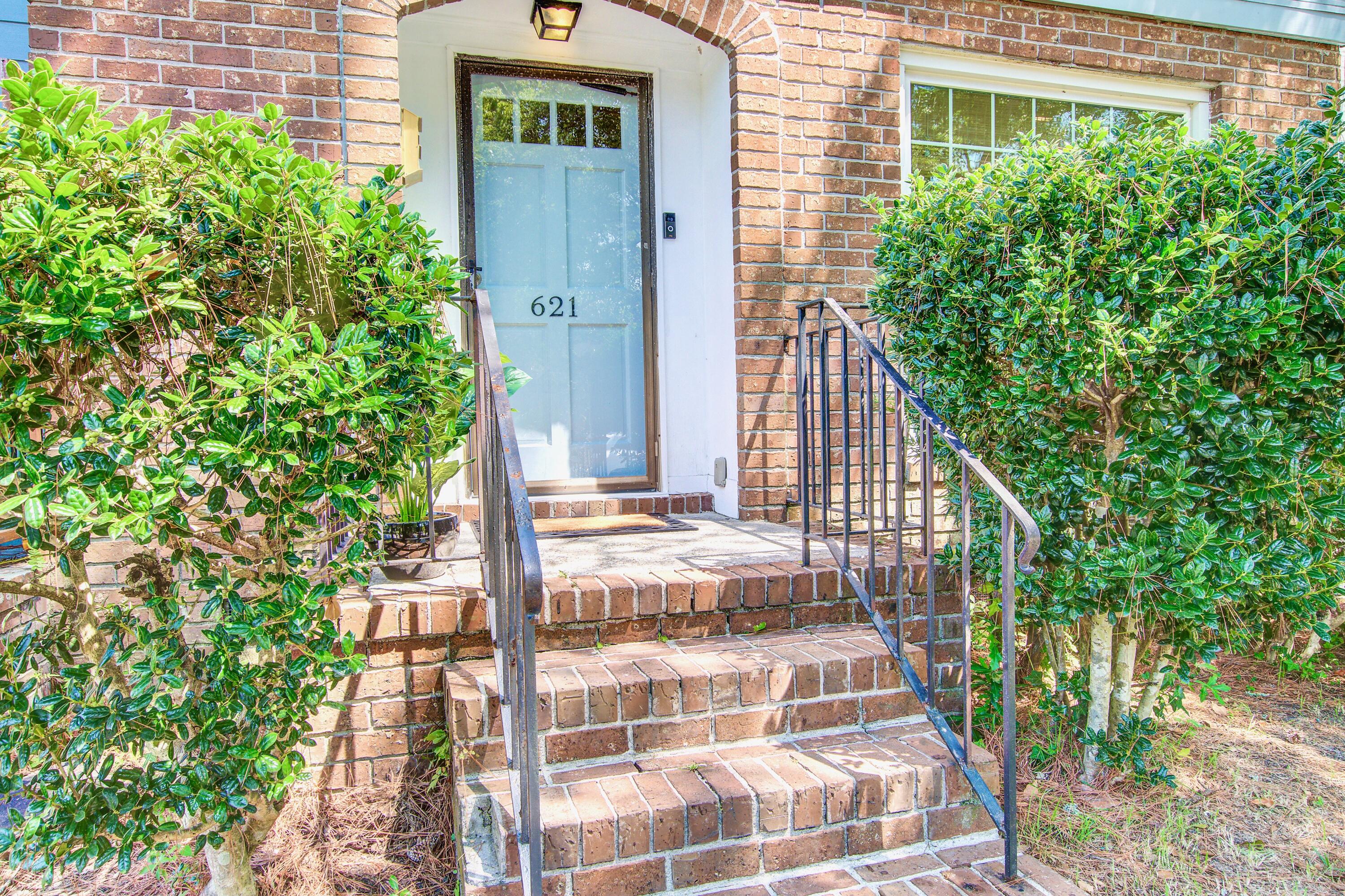 Property image 3 of 621 Williamson Drive in Cooper Estates, Mount Pleasant, SC 29464