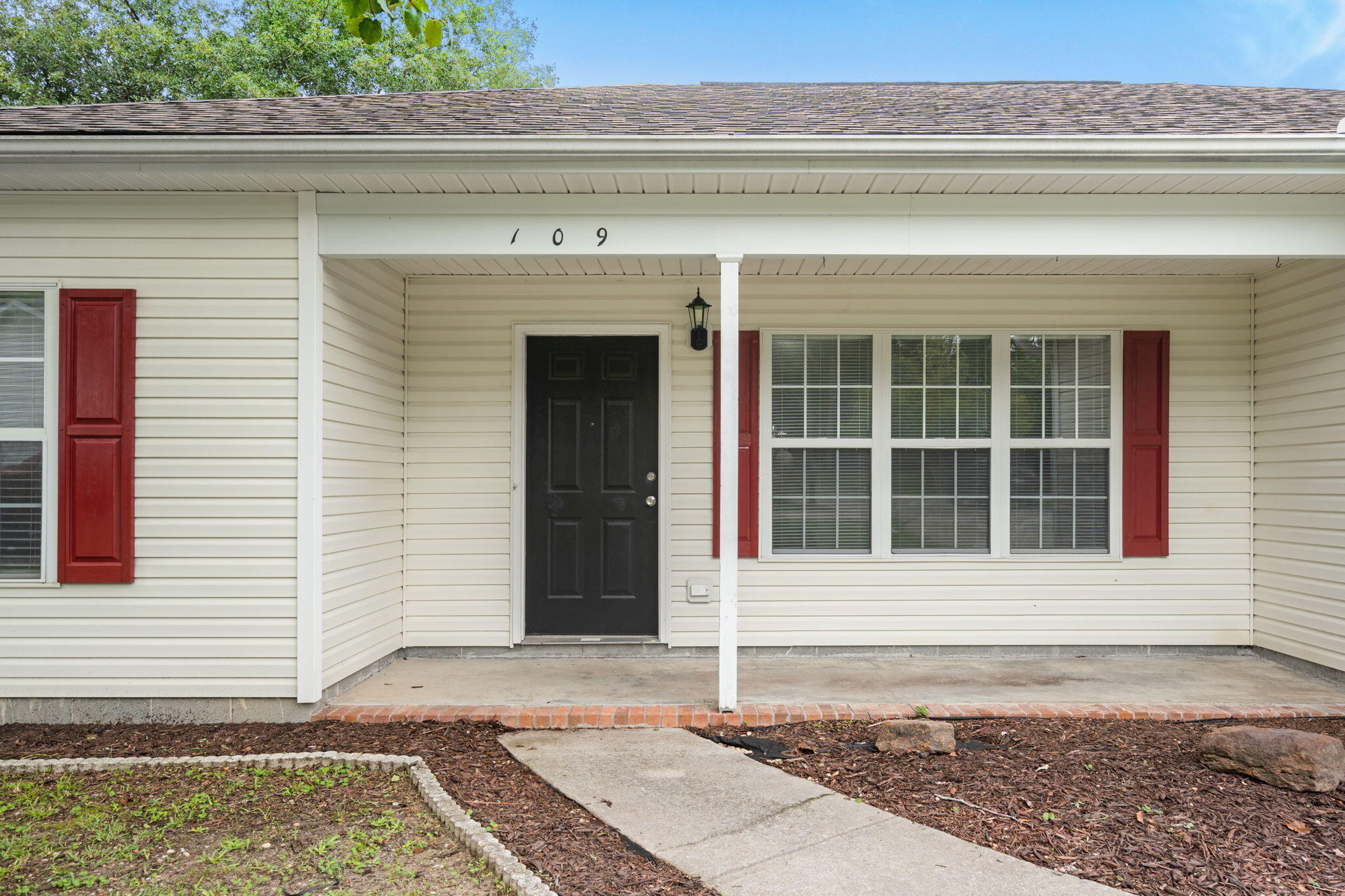 Property image 3 of 109 Wisertia Court in Sangaree, Summerville, SC 29486