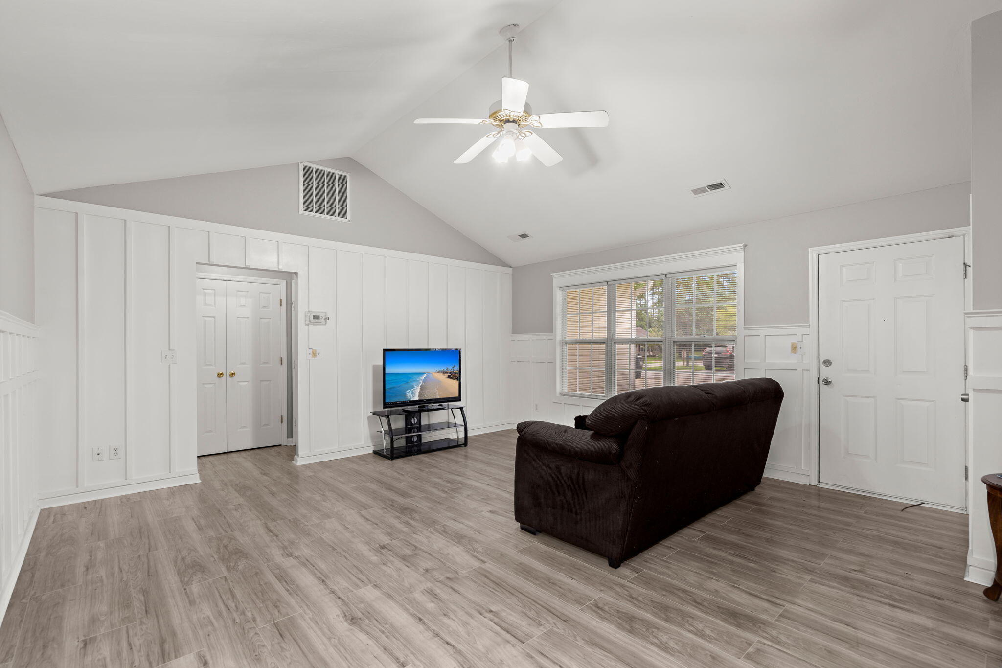 Property image 4 of 109 Wisertia Court in Sangaree, Summerville, SC 29486