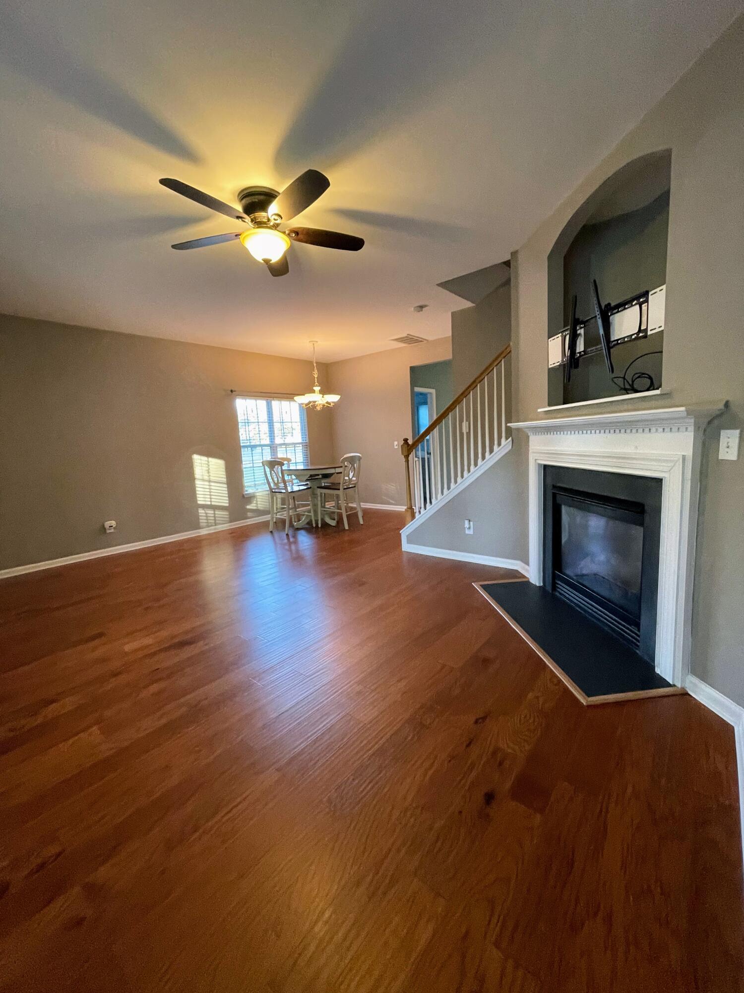 Property image 4 of 406 Chinquapin Drive in Arbor Oaks, Summerville, SC 29485