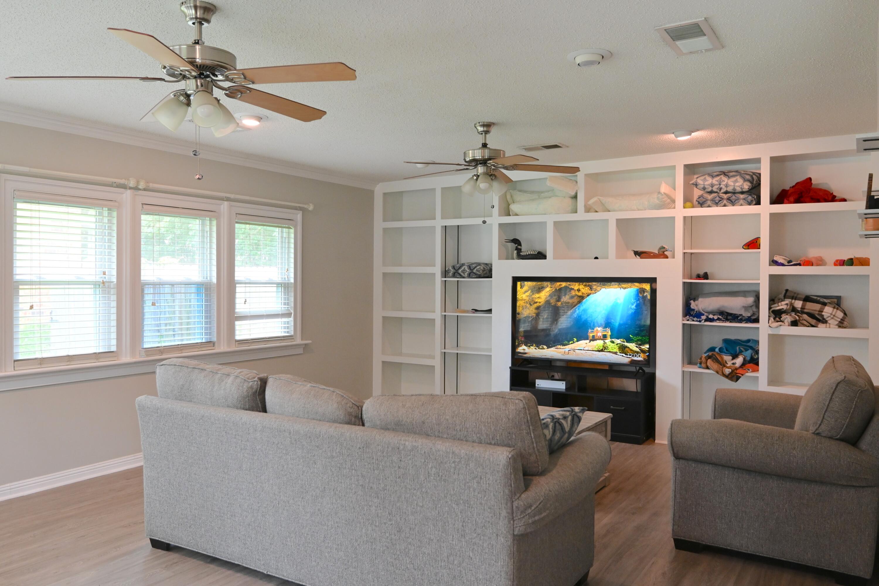 Property image 3 of 301 Farm Road in Pineview Hills, Goose Creek, SC 29445