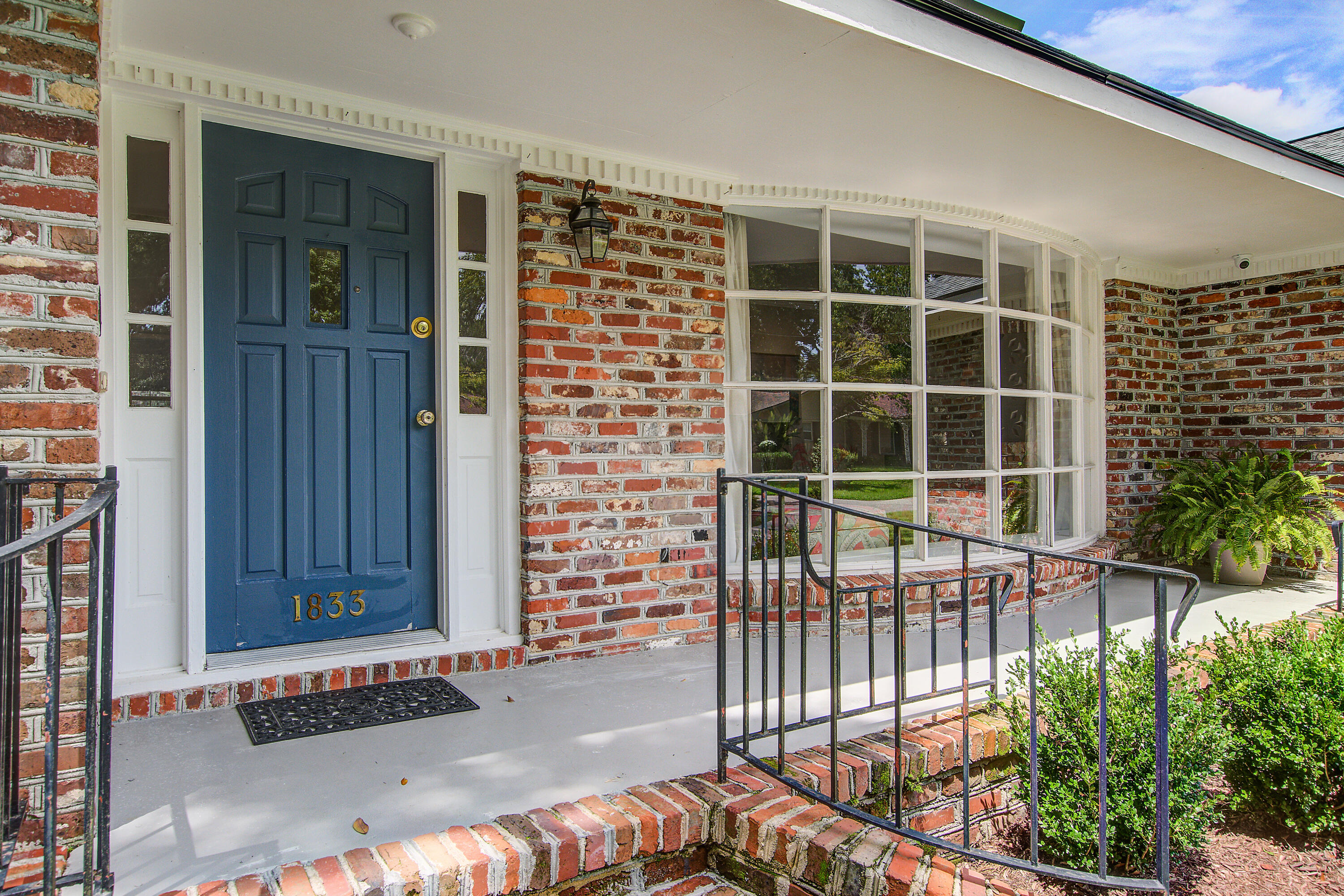 Property image 2 of 1833 Huntington Drive in Huntington Woods, Charleston, SC 29407