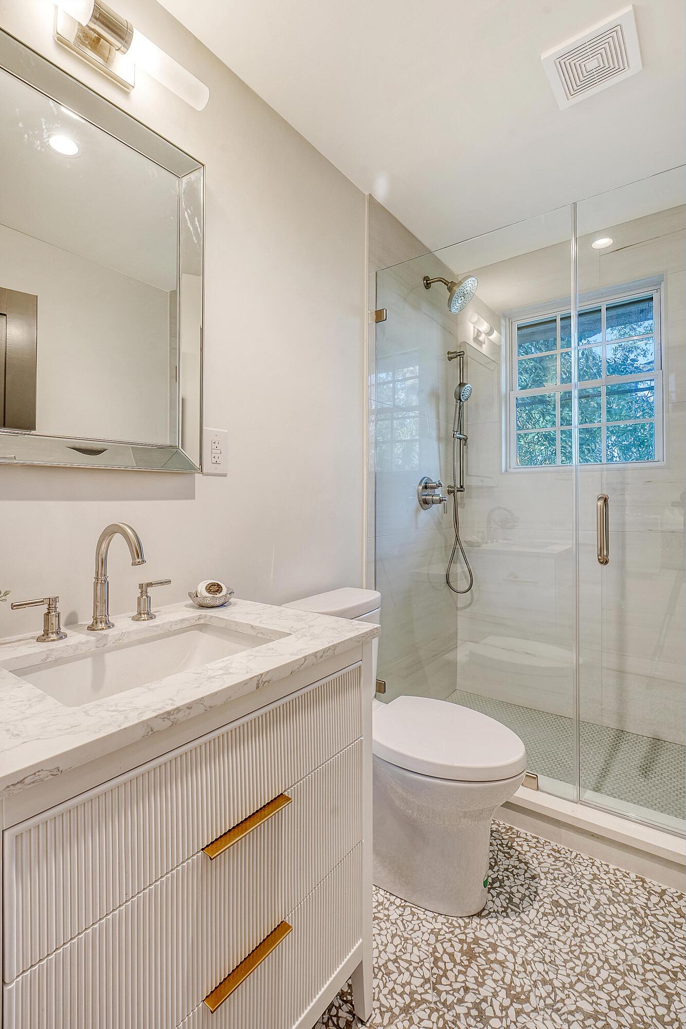 Property image 4 of 7 Logan Street F in South of Broad, Charleston, SC 29401