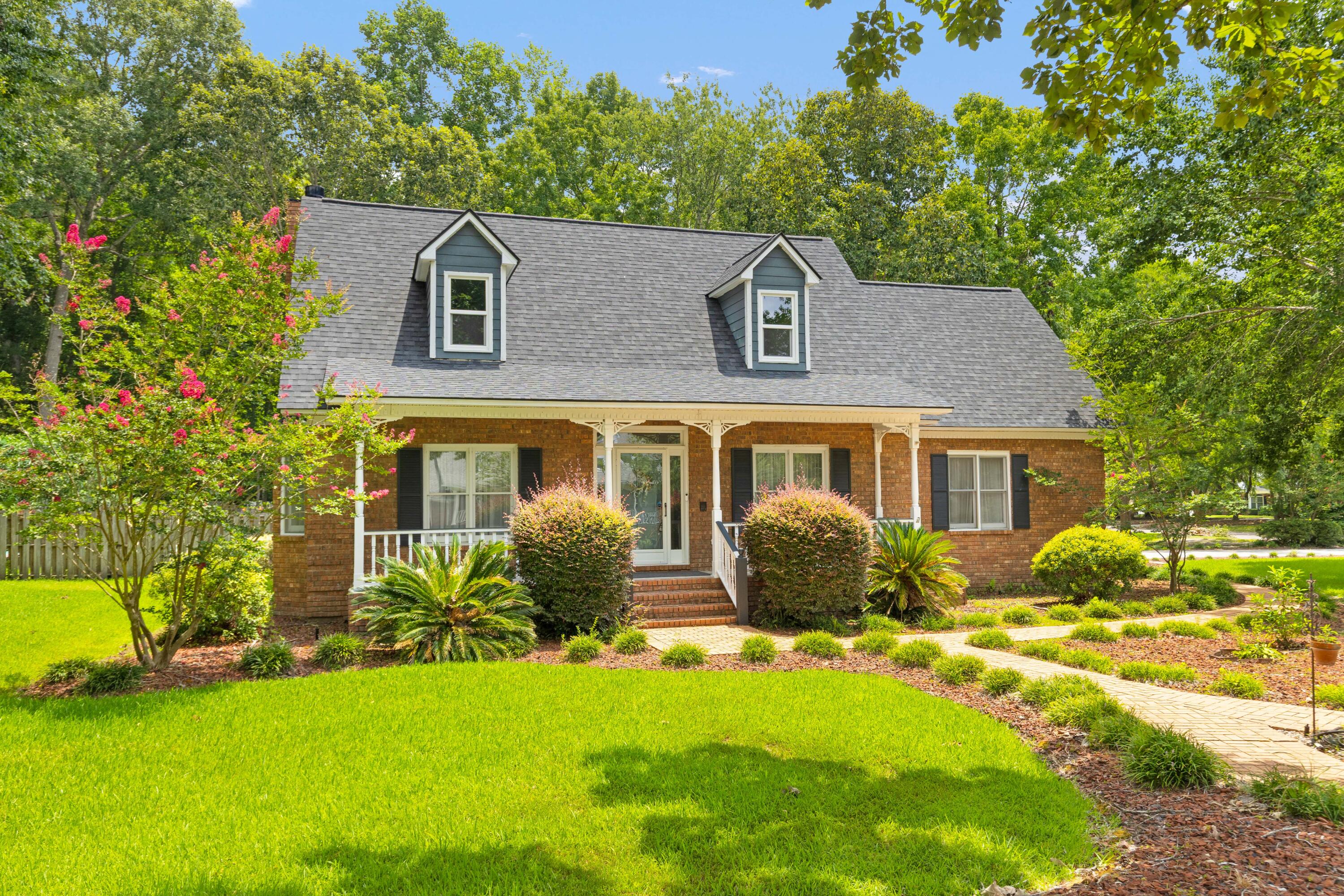 Property image 2 of 190 Rolling Meadows Drive in Walnut Farms, Summerville, SC 29485