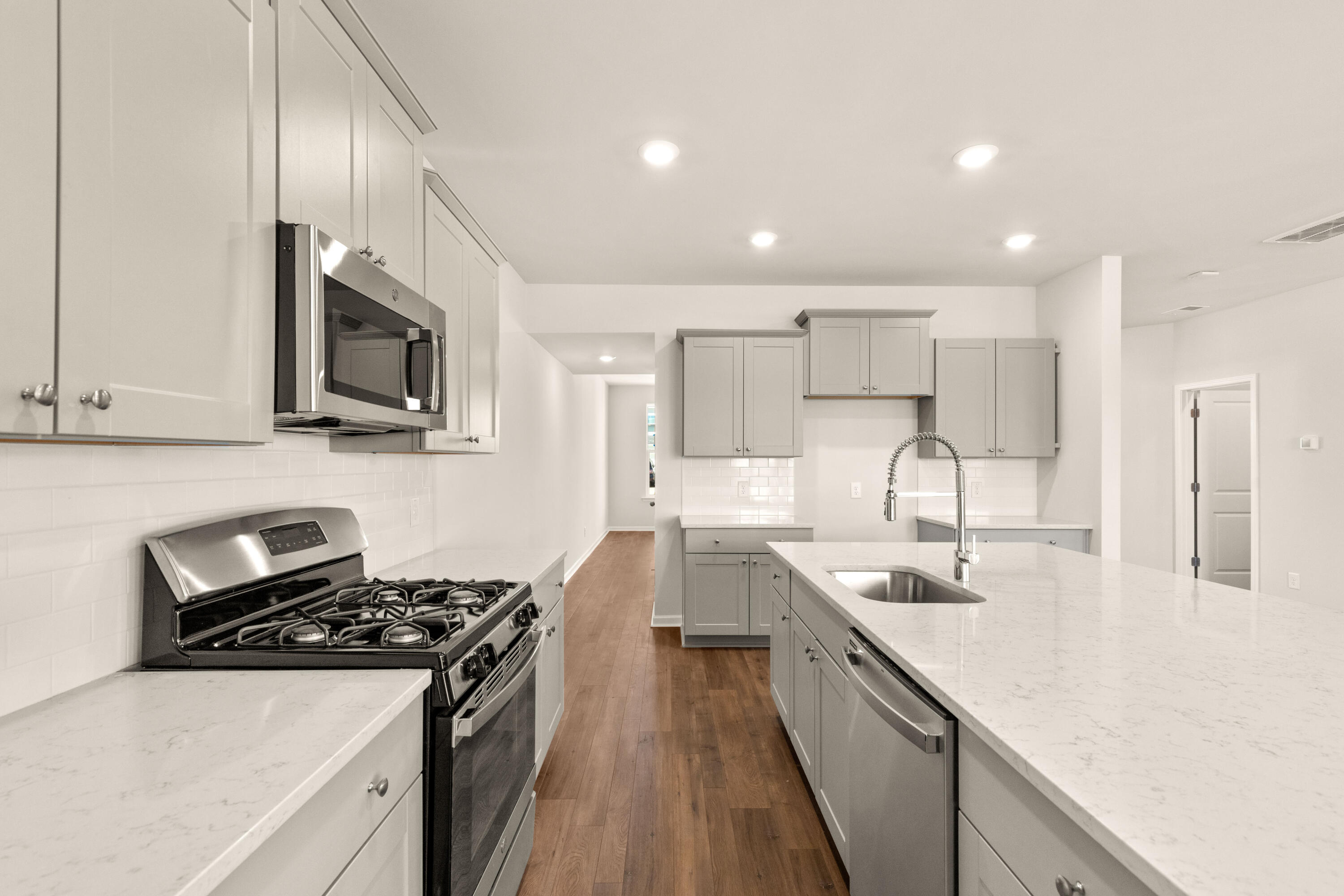 Property image 5 of 1079 Fitzgerald Court in Summers Corner, Summerville, SC 29485
