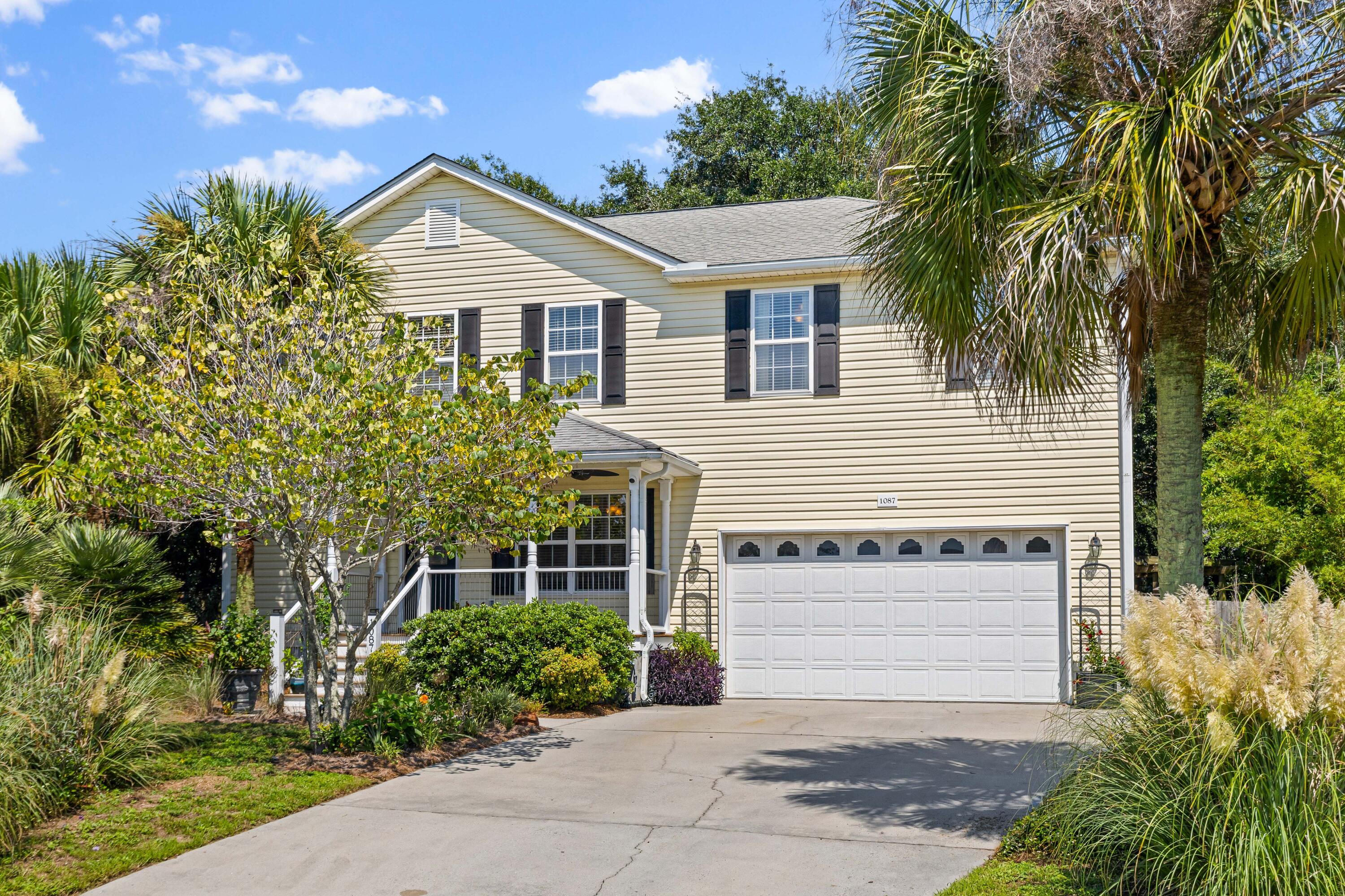 Property image 4 of 1087 Clearspring Drive in Ocean Neighbors, Charleston, SC 29412