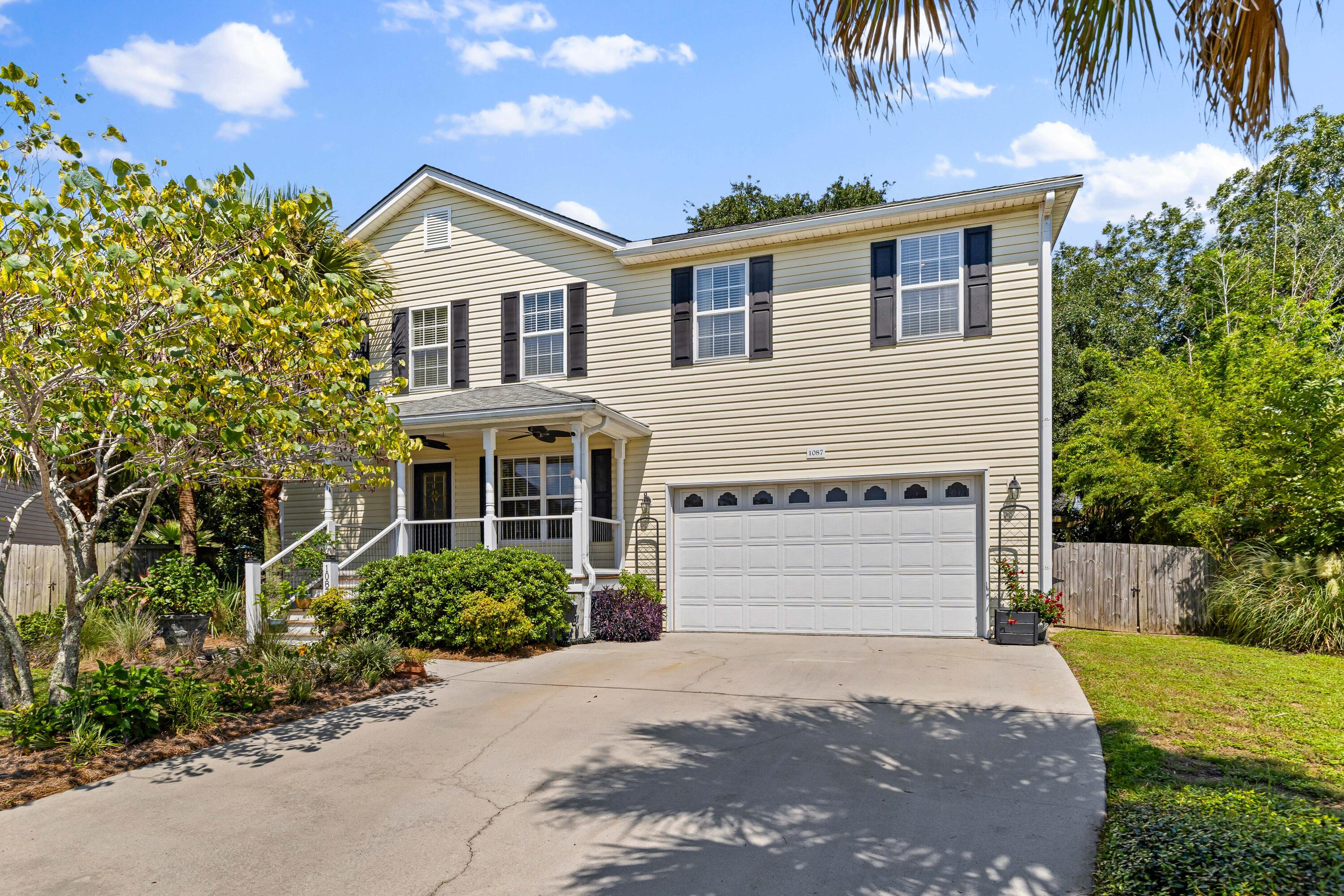 Property image 5 of 1087 Clearspring Drive in Ocean Neighbors, Charleston, SC 29412