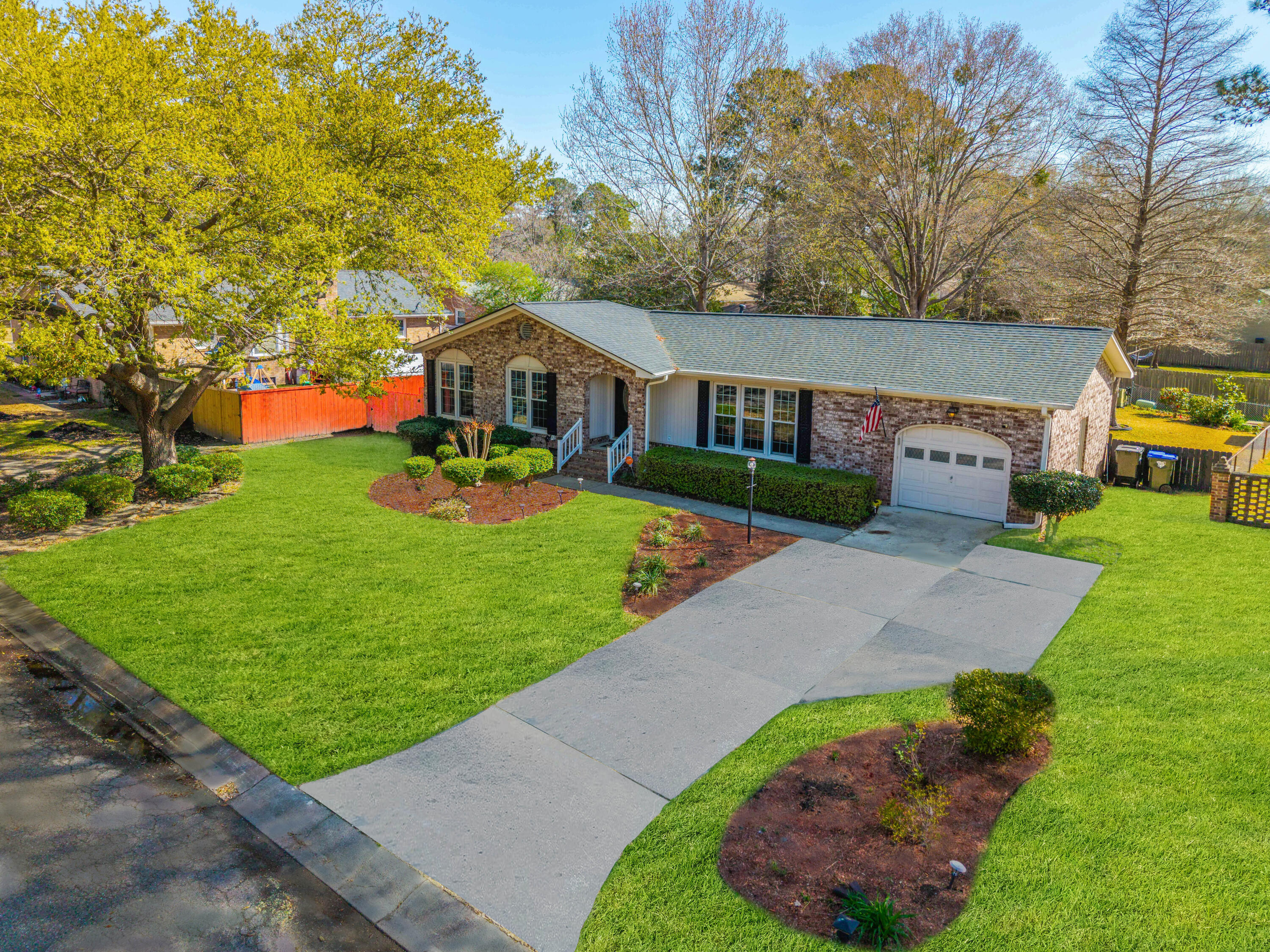 Property image 2 of 115 Clubhouse Road in Corey Woods, Summerville, SC 29483