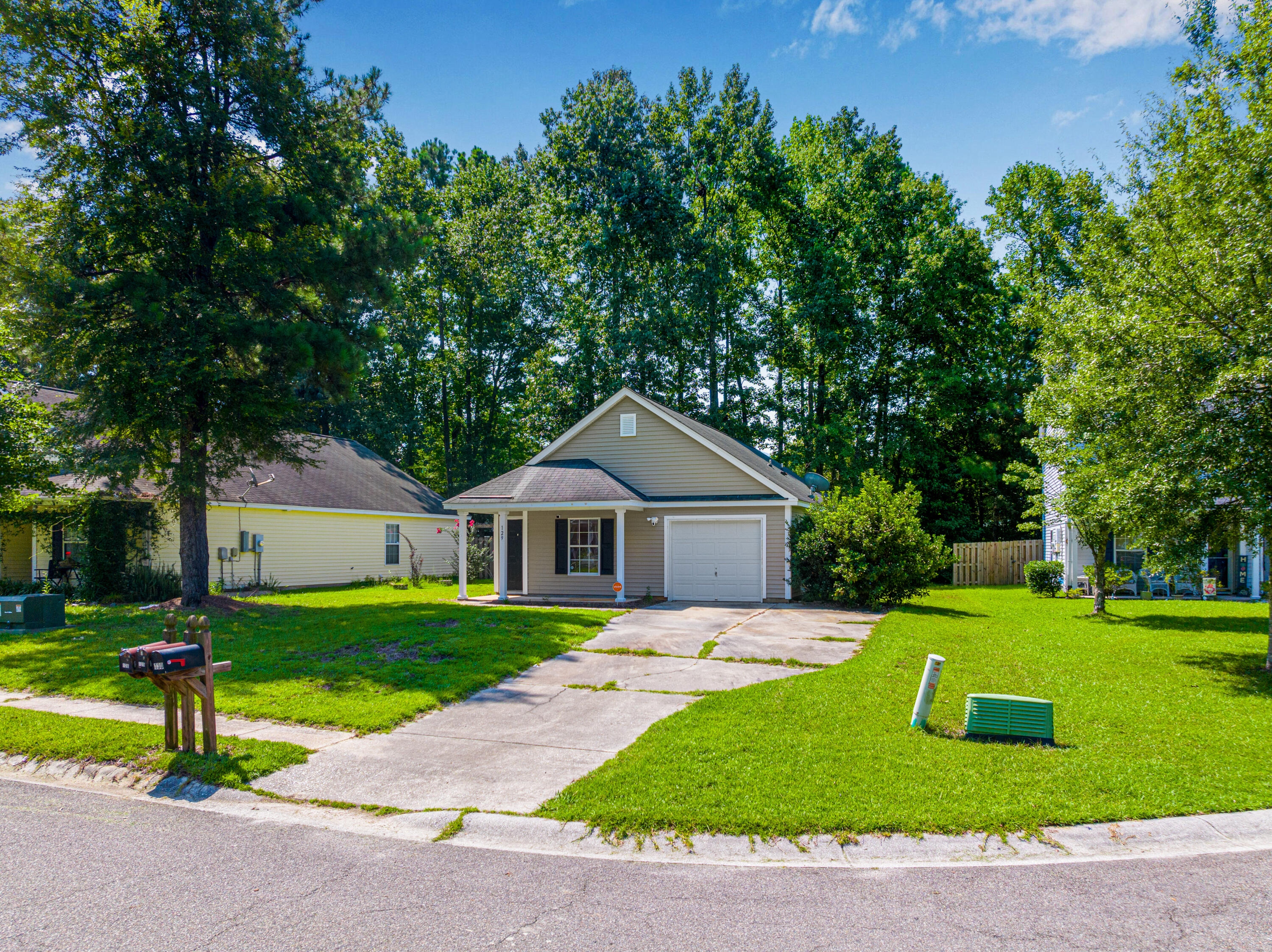 Property image 3 of 129 Ducane Street in Brookwood, Summerville, SC 29483