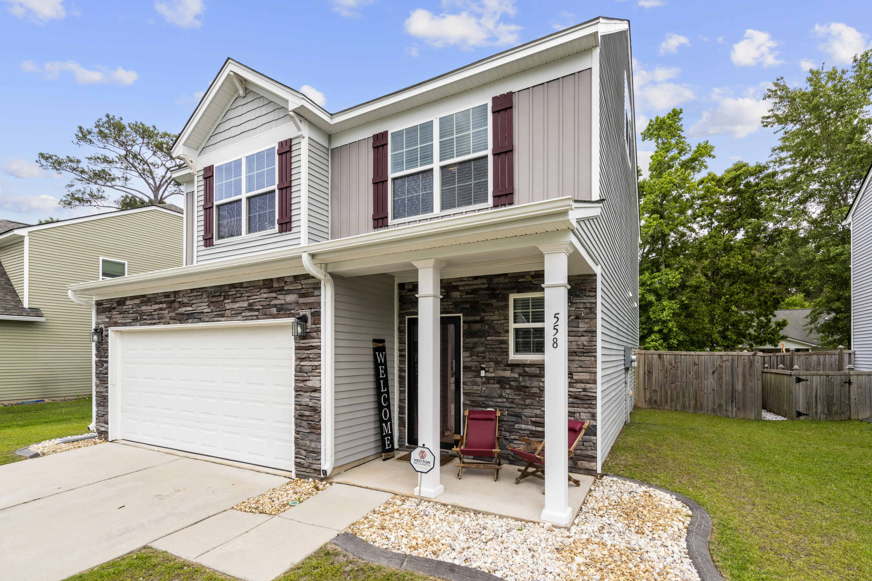 Property image 3 of 558 Wynfield Forest Drive in Buckshire, Summerville, SC 29485