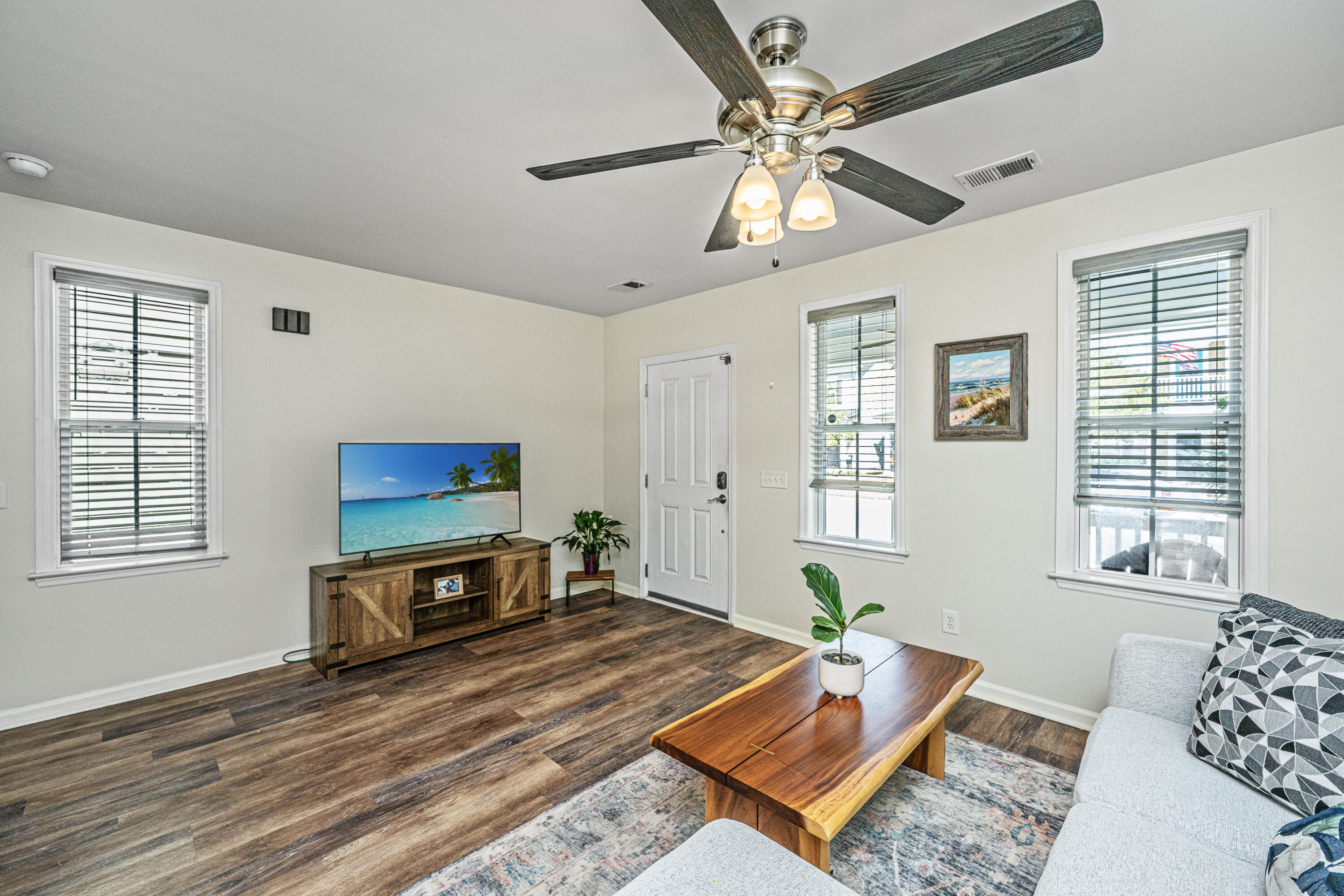 Property image 3 of 425 Verbena Avenue in White Gables, Summerville, SC 29483