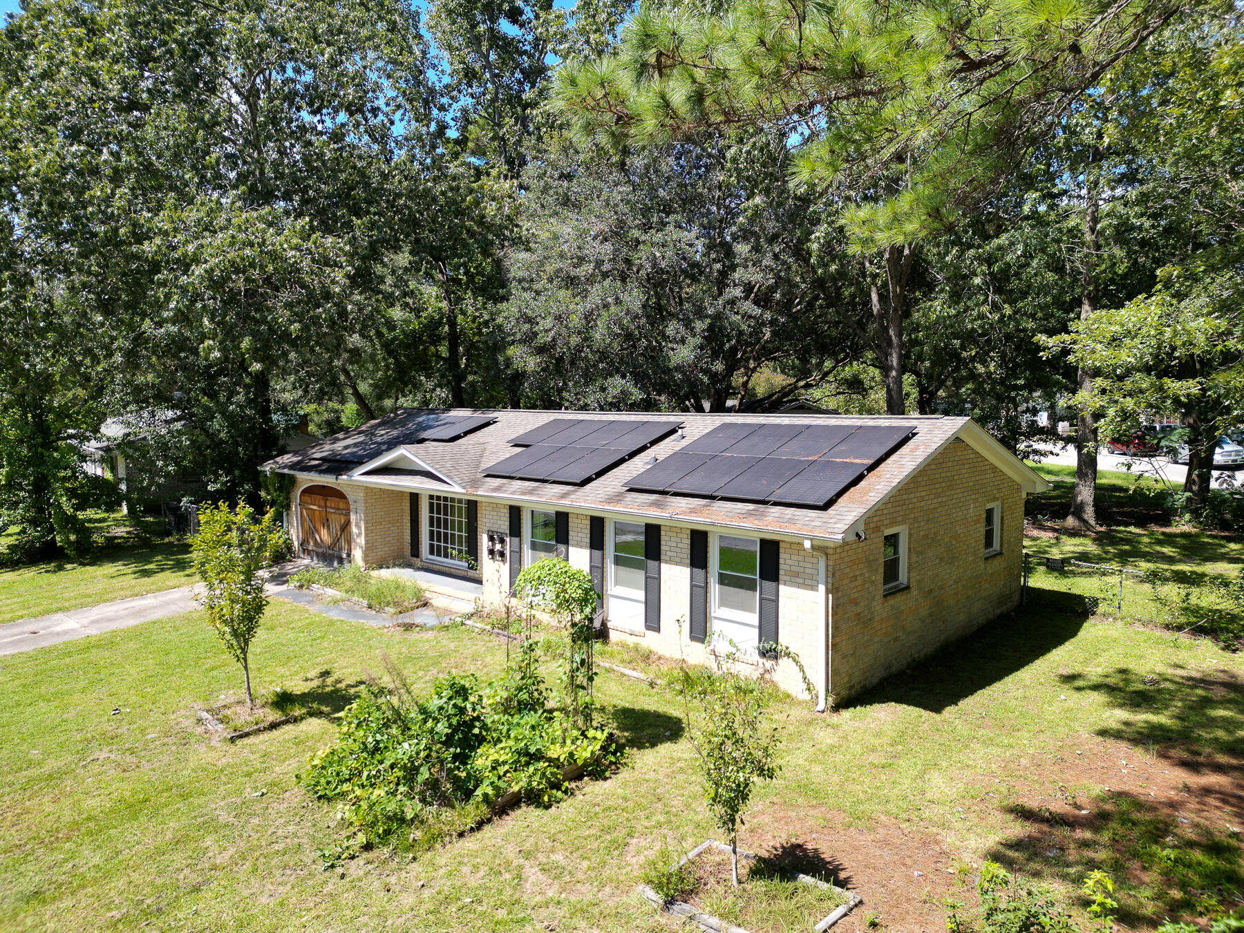 Property image 3 of 109 Greenhurst Avenue in Greenhurst, Summerville, SC 29485