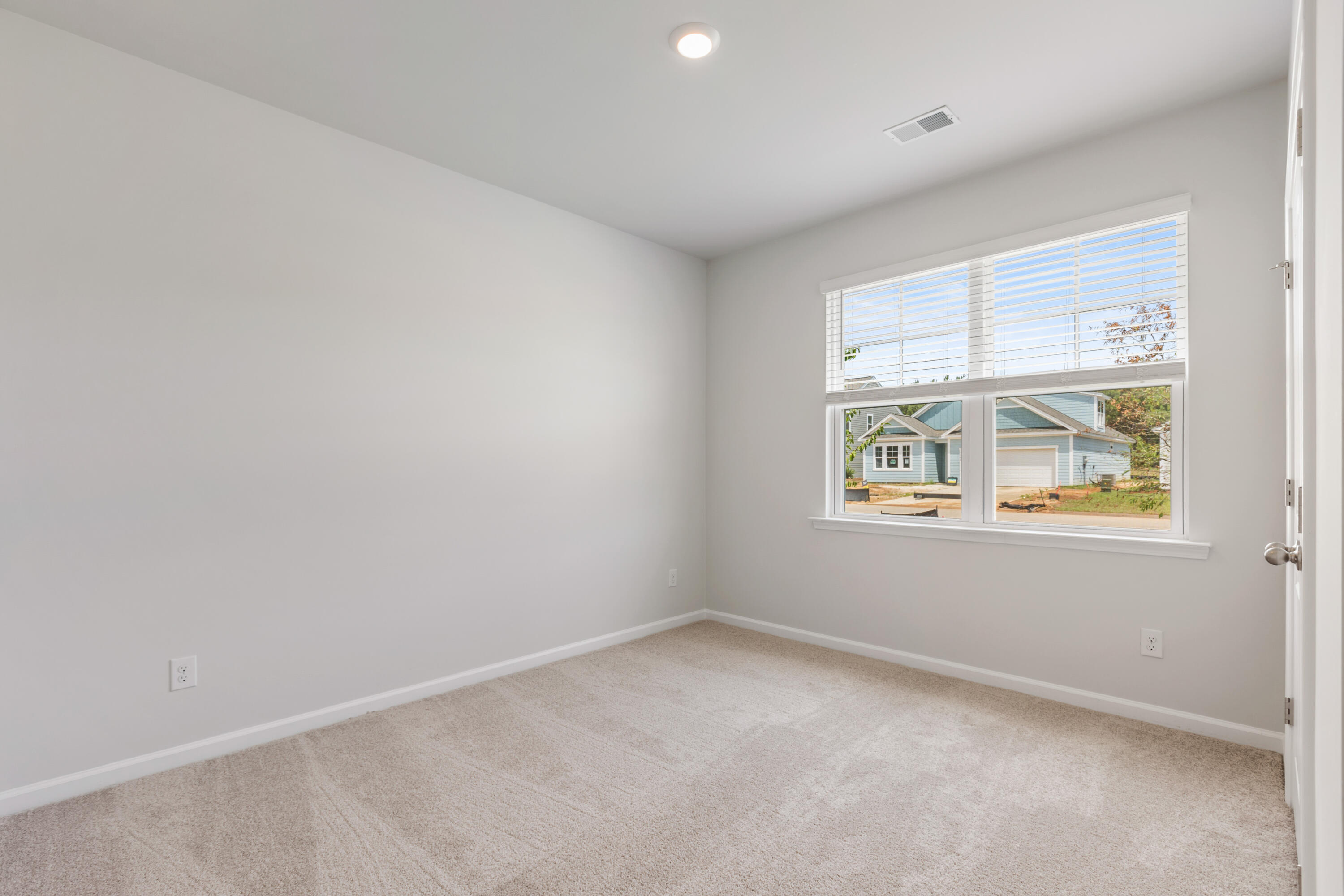 Property image 4 of 376 Willows Crescent Drive in Lakeview at Kitfield, Moncks Corner, SC 29461