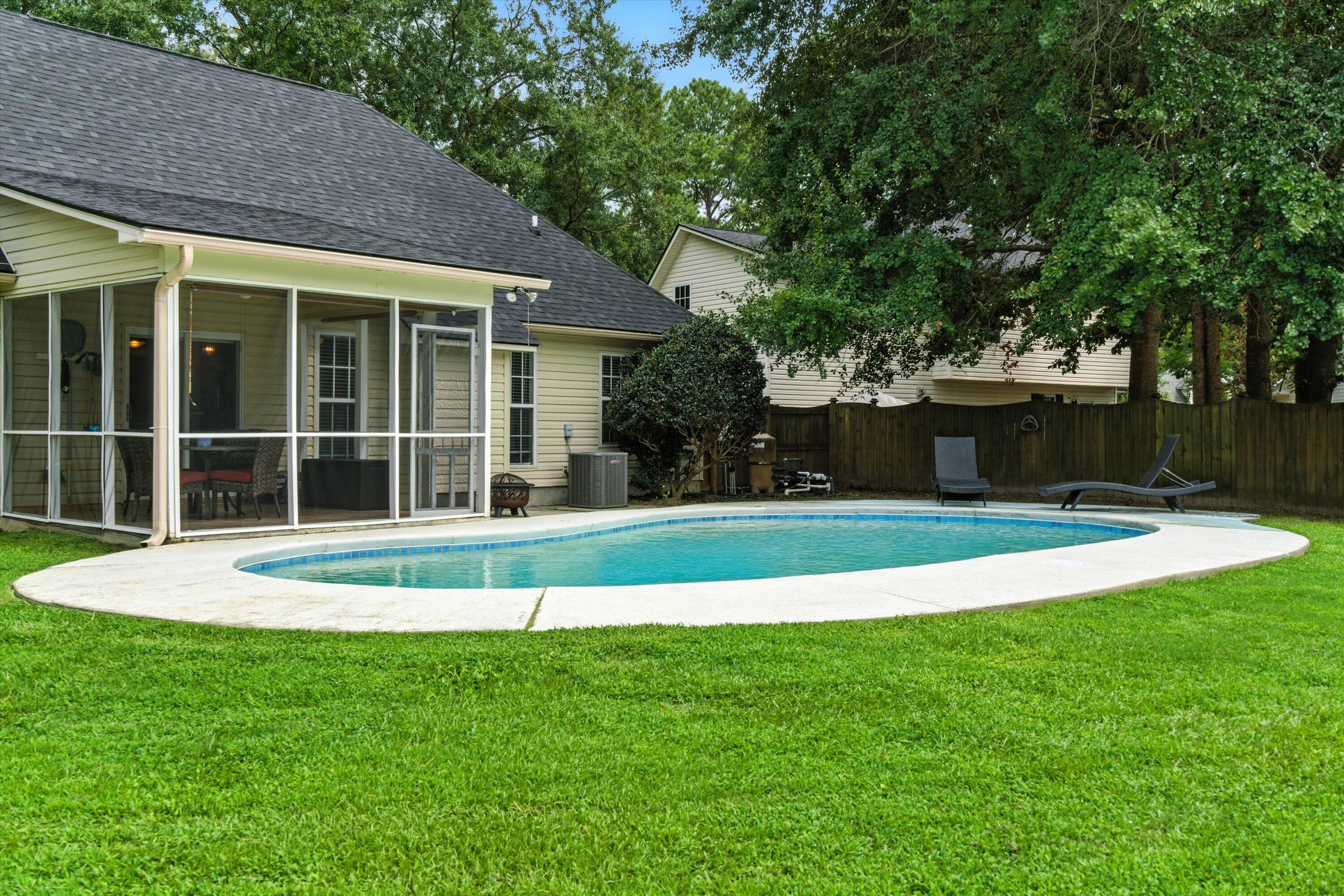 Property image 4 of 109 Tattingstone Way in Crowfield Plantation, Goose Creek, SC 29445