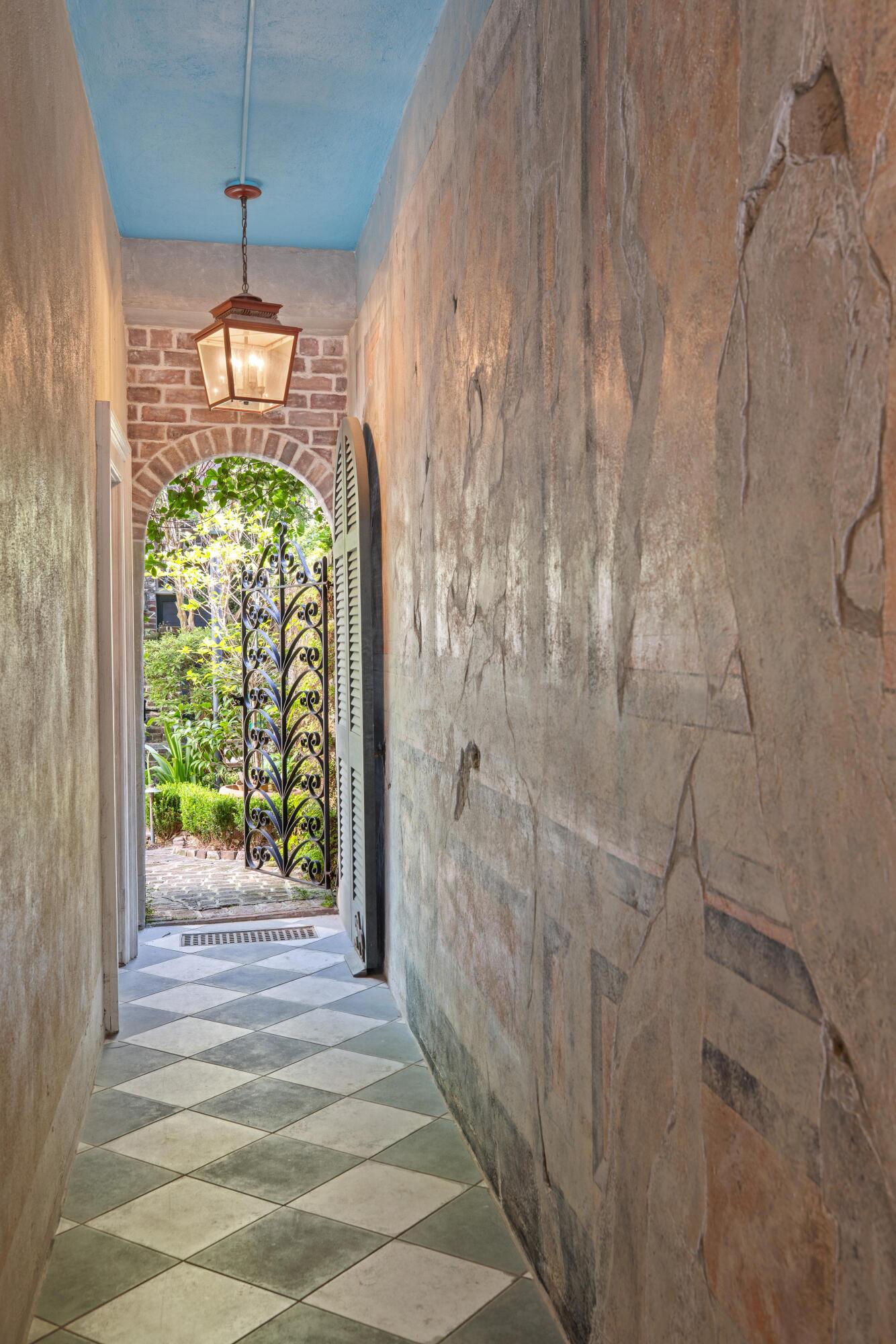 Property image 5 of 26 Queen Street in French Quarter, Charleston, SC 29401