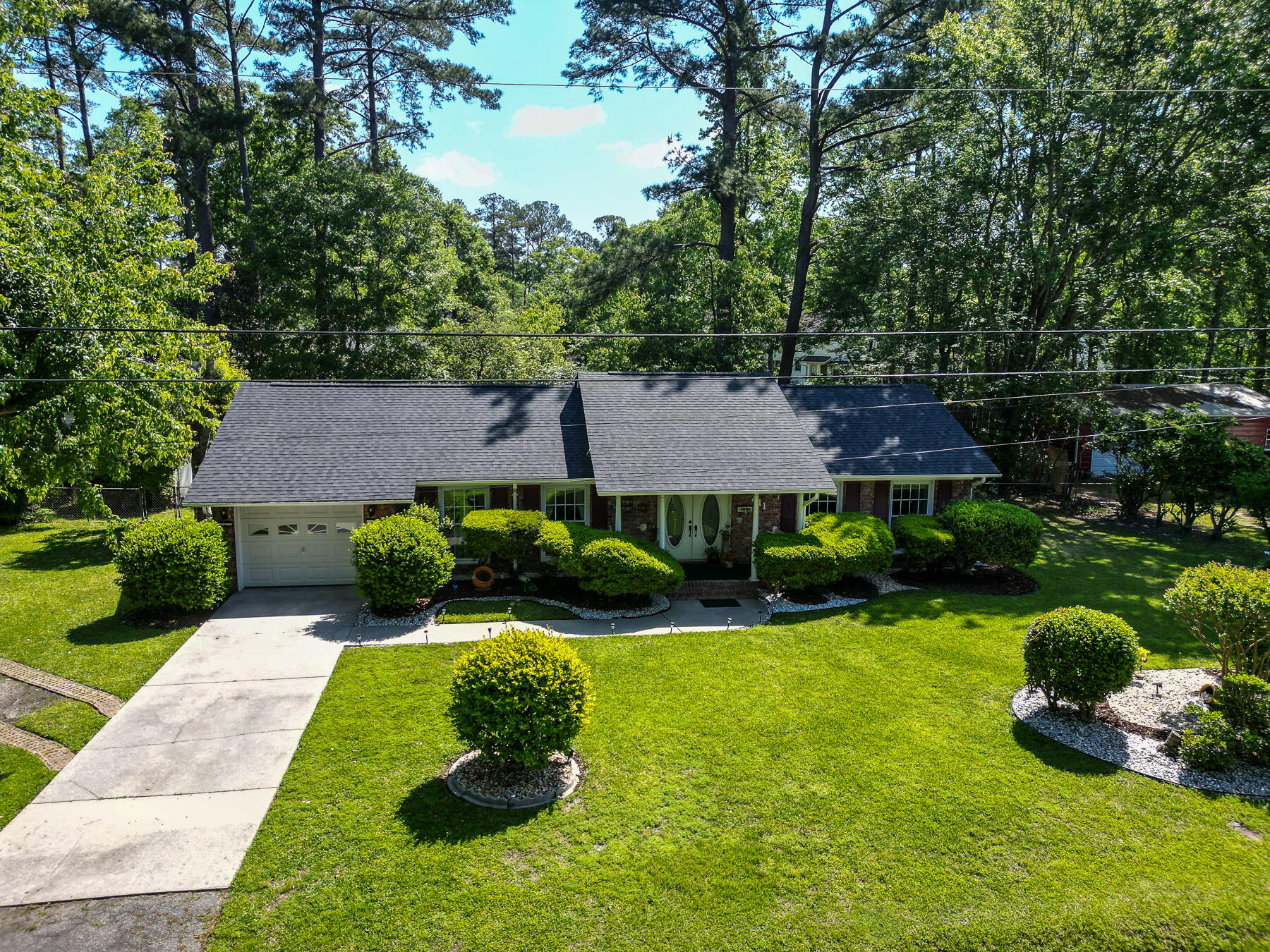 Property image 3 of 411 Dogwood Circle in Twin Oaks, Summerville, SC 29485