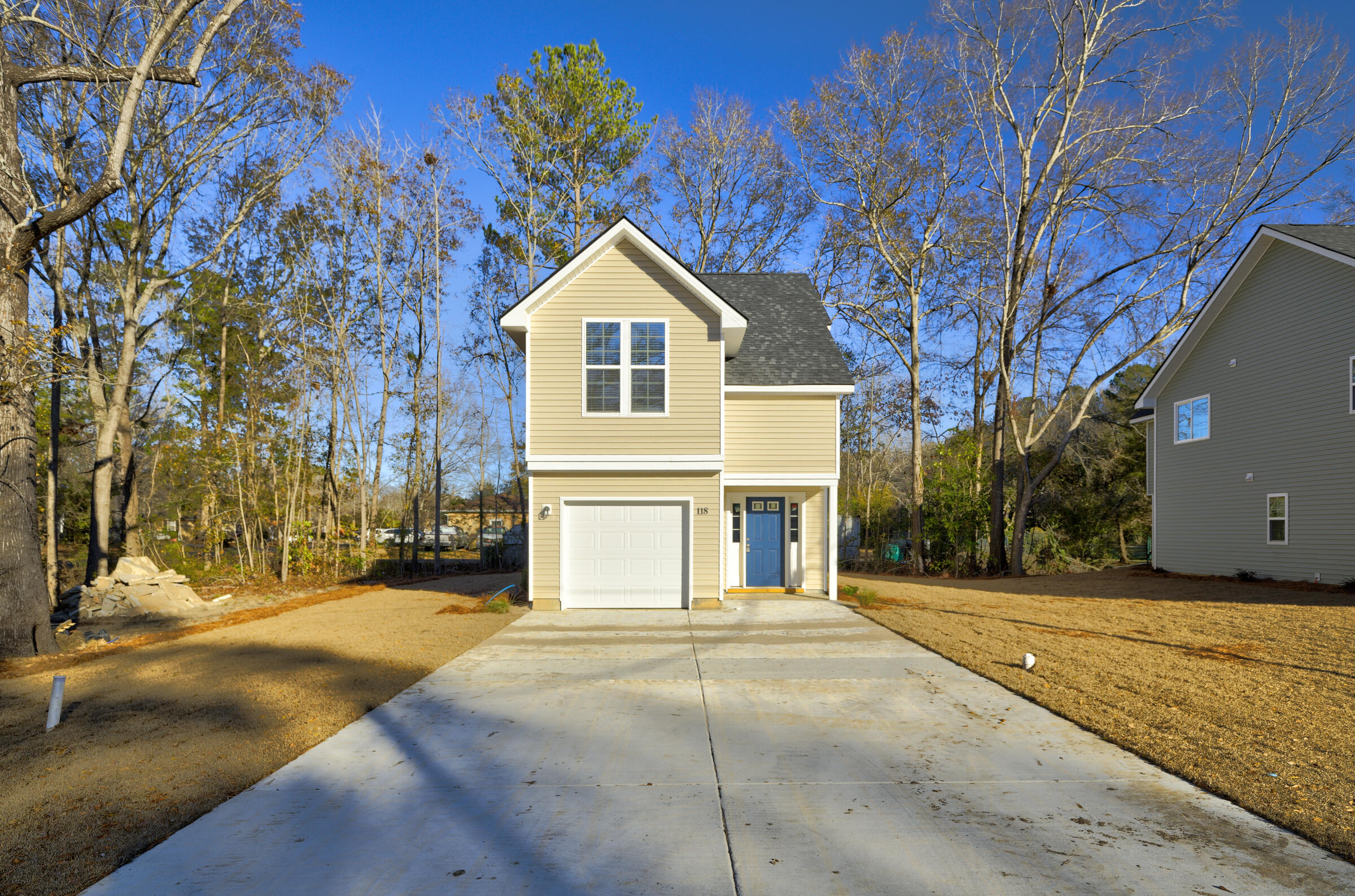 Property image 2 of 118 Englewood Road in West Greenview Acres, Goose Creek, SC 29445