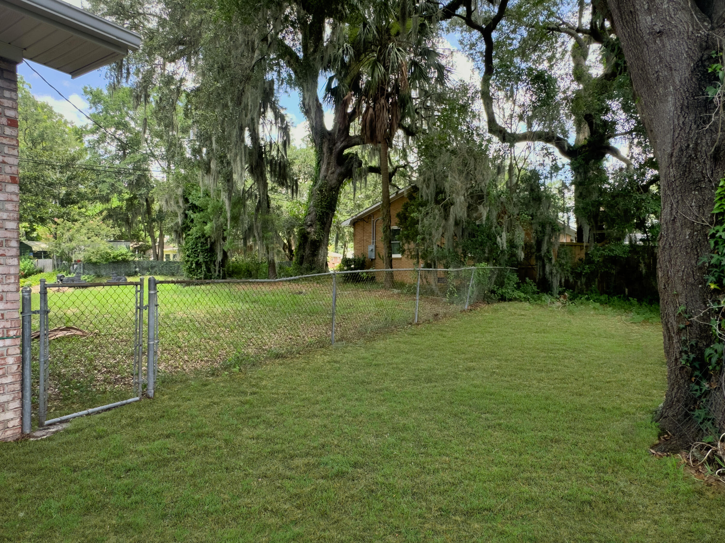 Property image 3 of 4644 Winona Street in Wando Woods, North Charleston, SC 29405