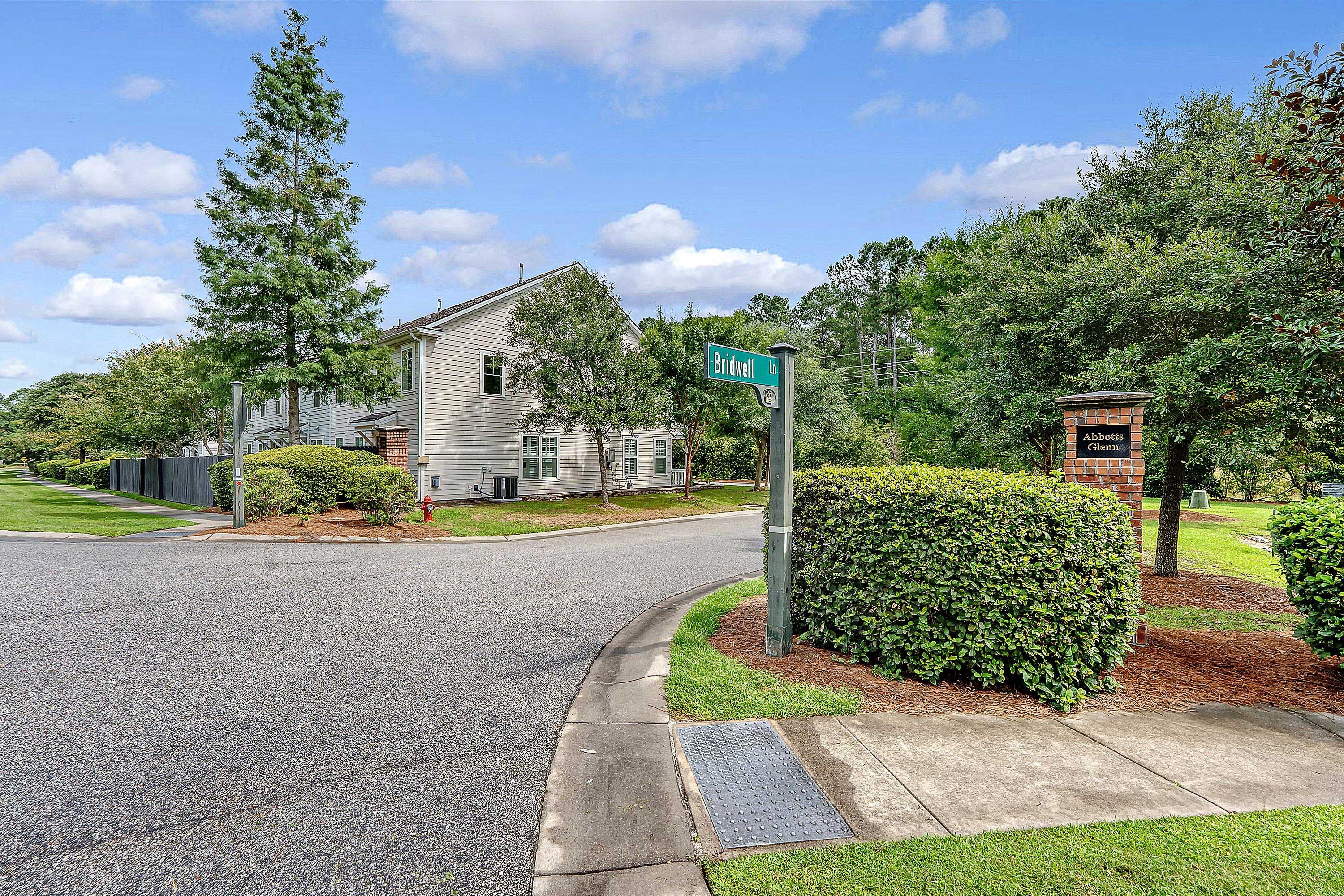 Property image 2 of 1650 Bridwell Lane in Park West, Mount Pleasant, SC 29466