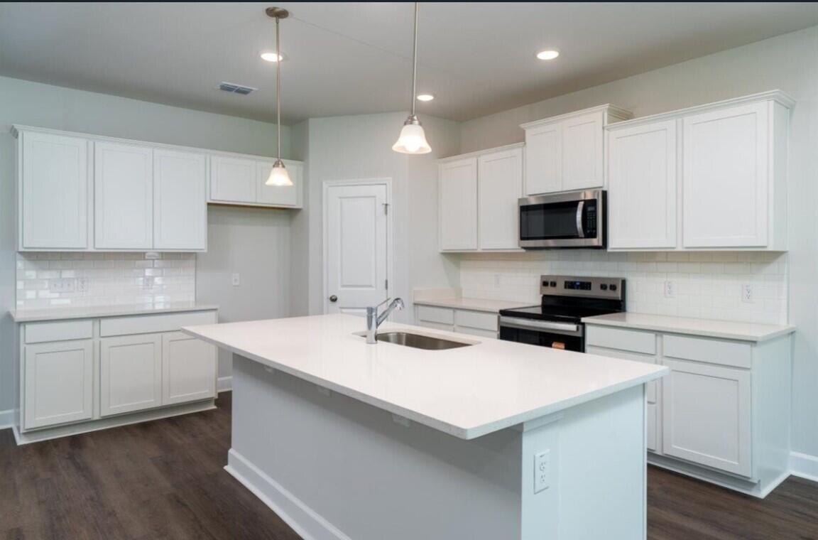 Property image 3 of 106 Royal Cainhoy Way in Cedar Glen Preserve, Huger, SC 29450