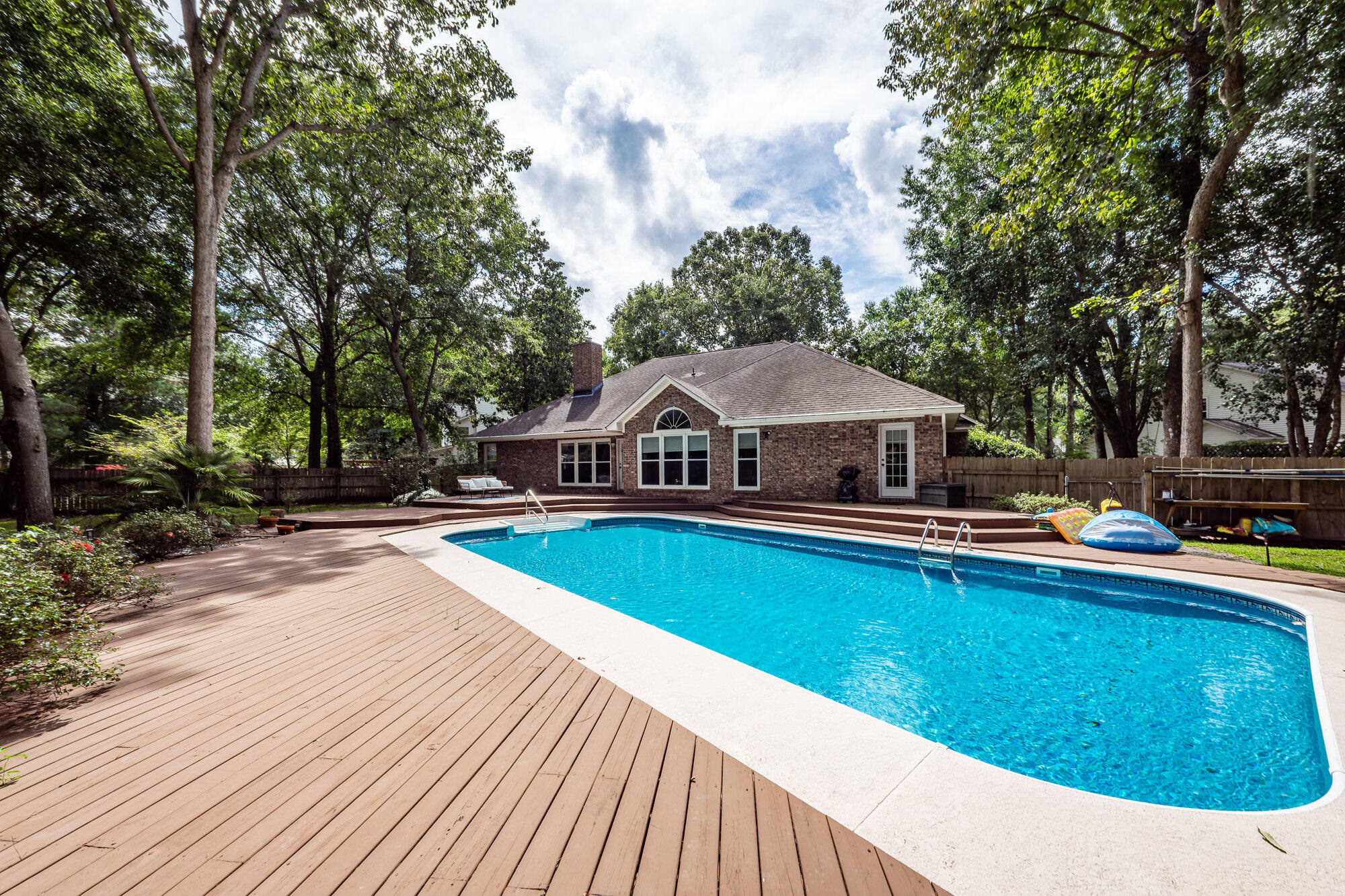Property image 5 of 106 Bonneau Court in Irongate, Summerville, SC 29485
