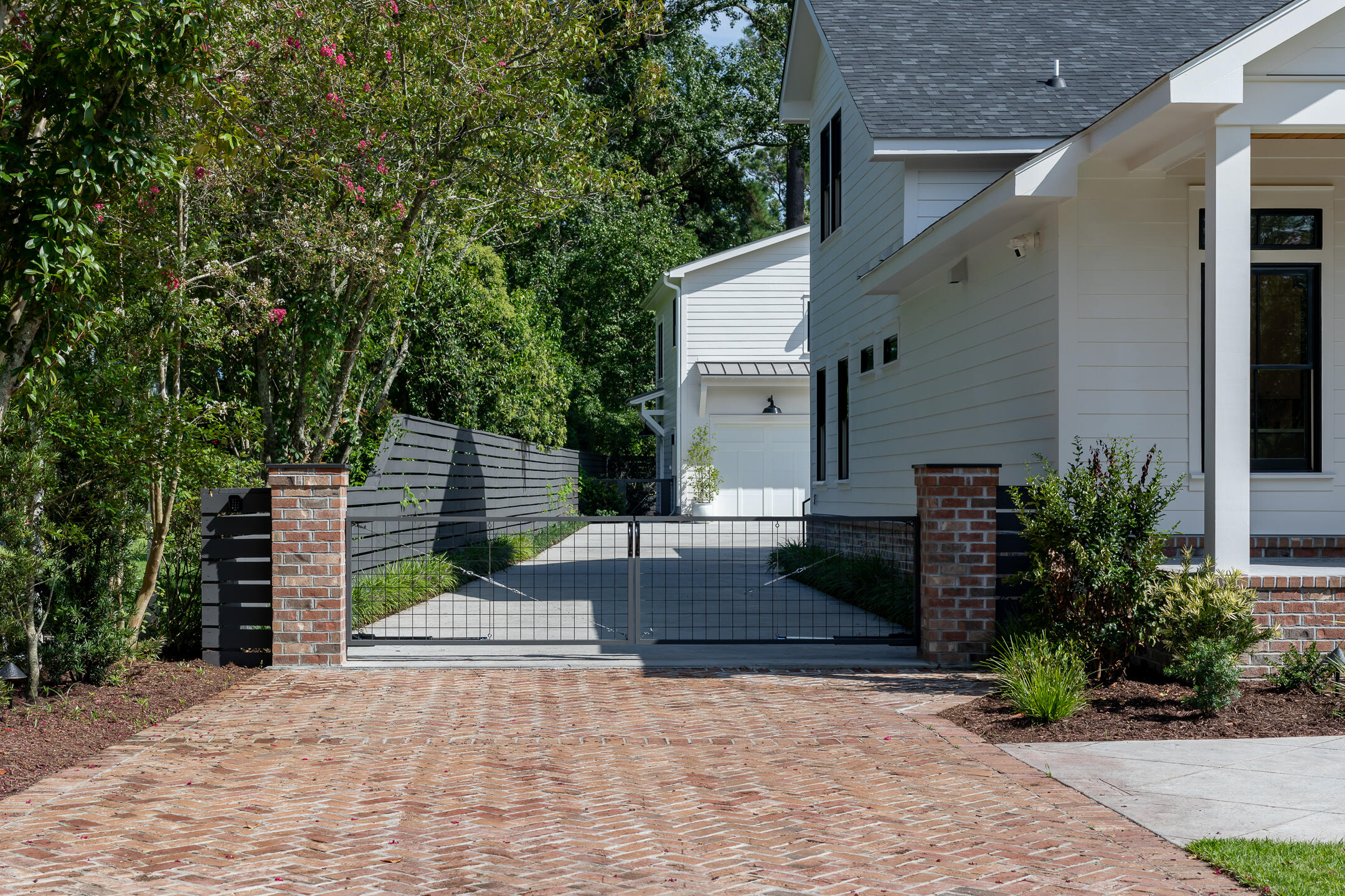 Property image 2 of 1657 Pierpont Avenue in Pierpont, Charleston, SC 29414