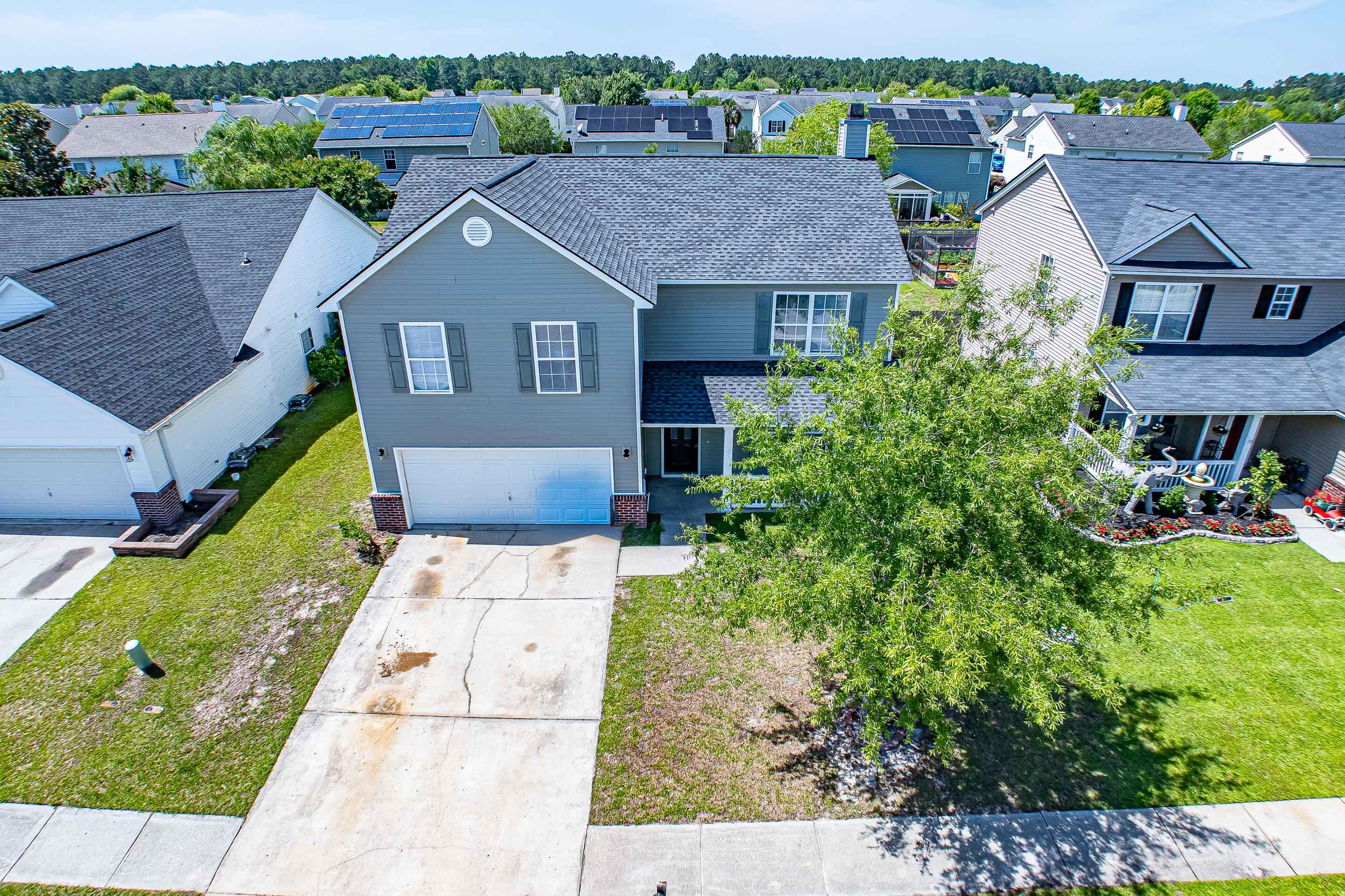 Property image 2 of 414 Dovetail Circle in Weatherstone, Summerville, SC 29483