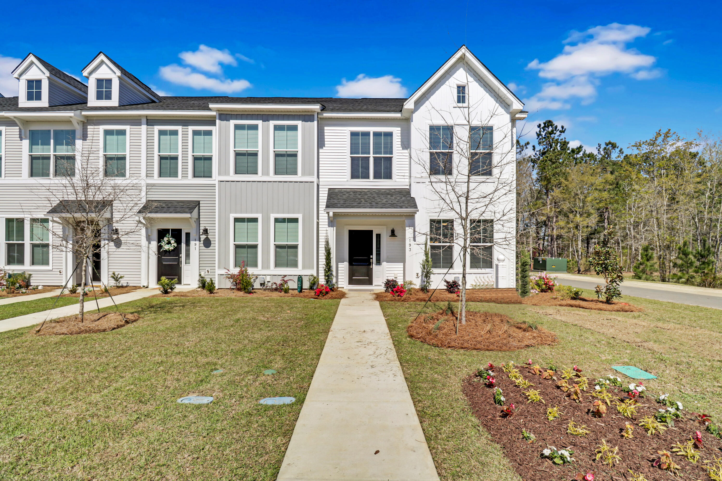 Property image 2 of 133 Brown Swiss Circle in Six Oaks, Summerville, SC 29483