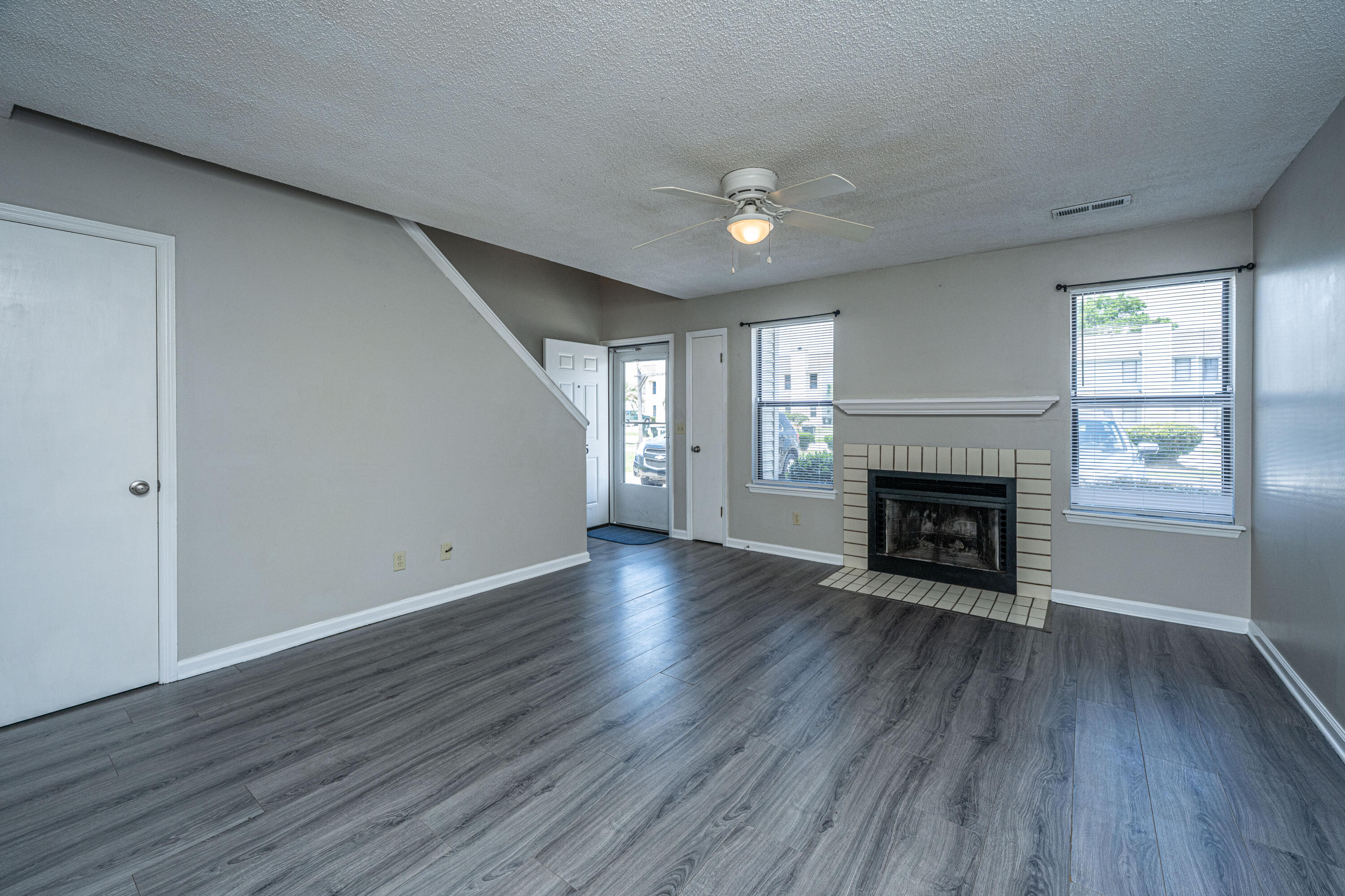 Property image 5 of 235 Pine Shadow Drive in Pineland Heights, Goose Creek, SC 29445