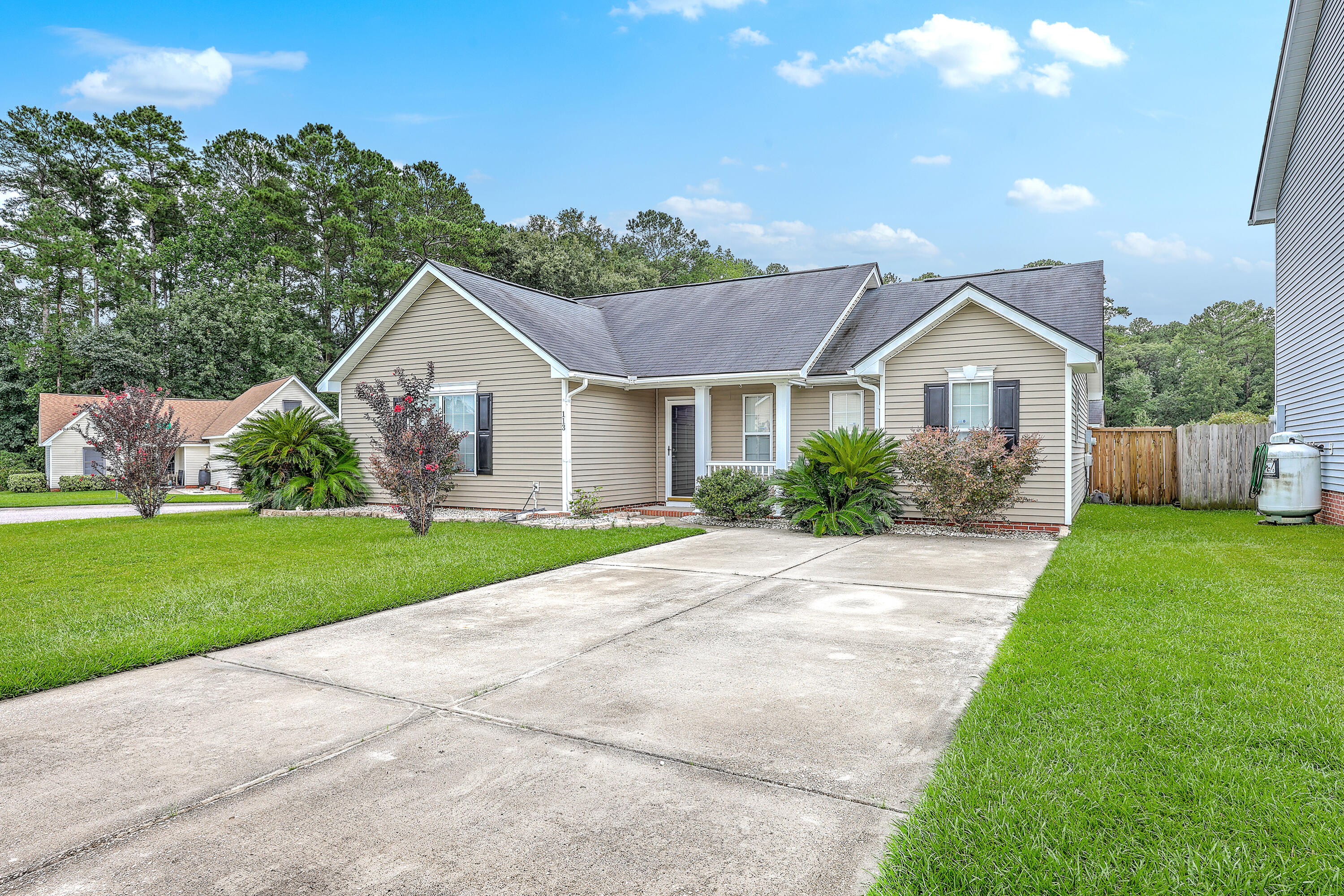 Property image 2 of 113 Penzance Boulevard in Devon Forest, Goose Creek, SC 29445