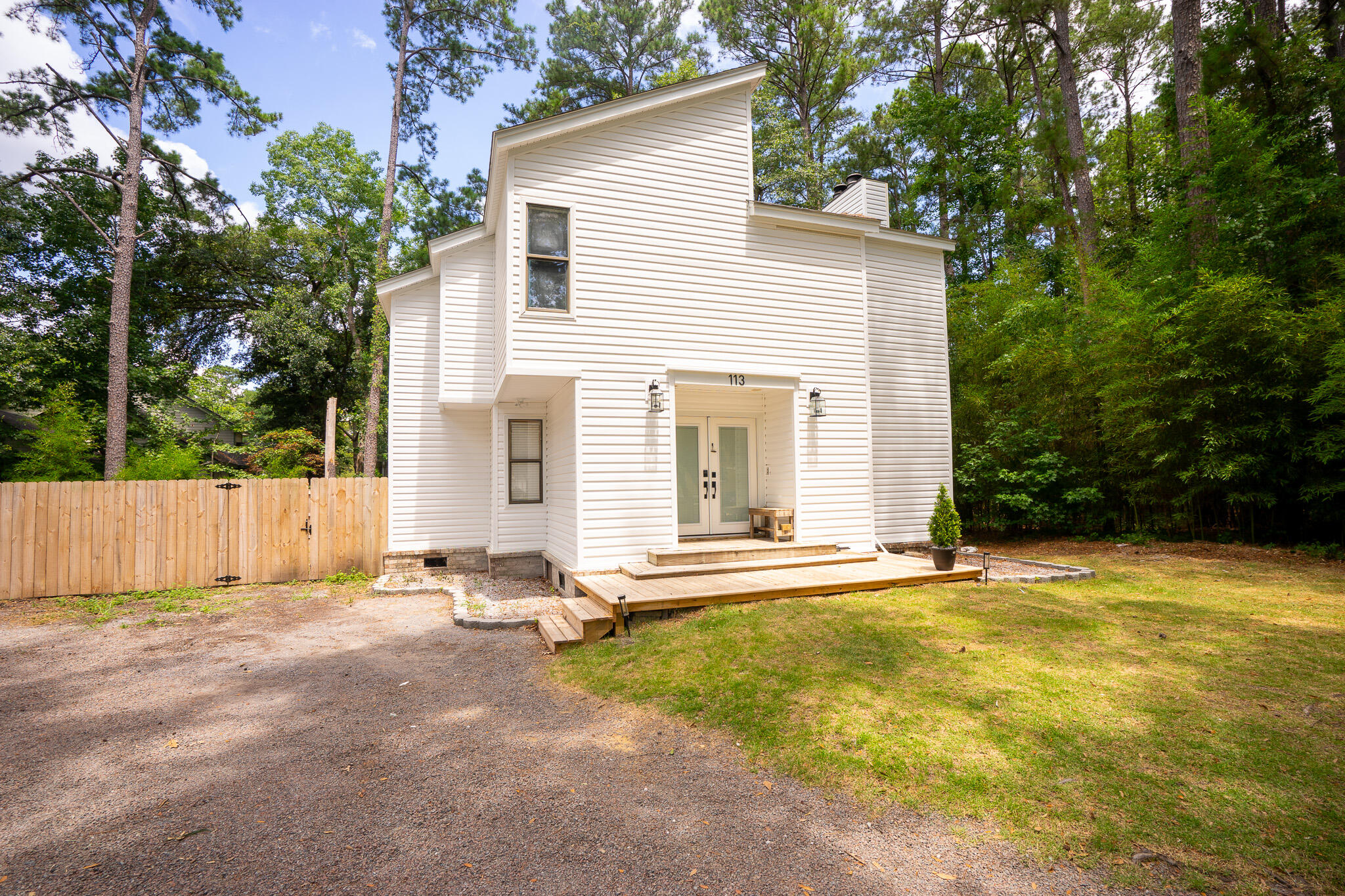 Property image 2 of 113 Broadmarsh Court in Archdale, North Charleston, SC 29418