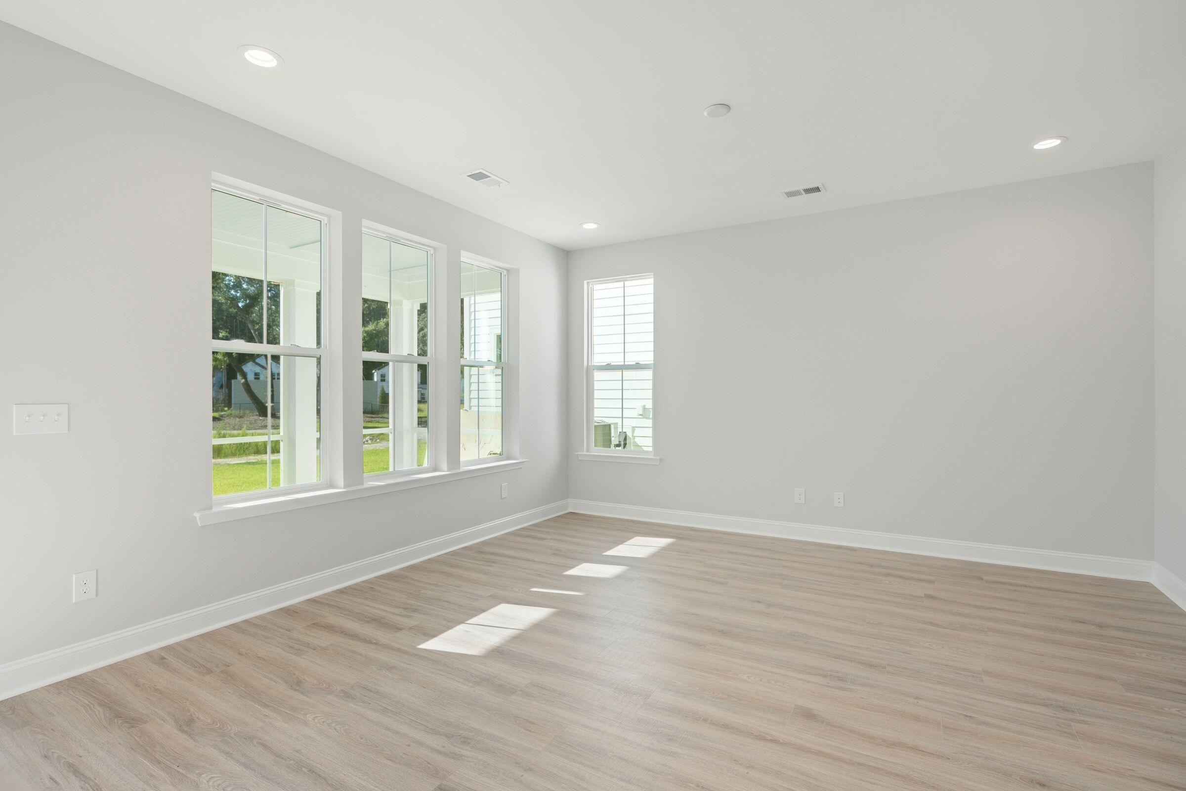 Property image 3 of 102 Hawthorne Landing Drive in Hawthorne Landing, Goose Creek, SC 29445