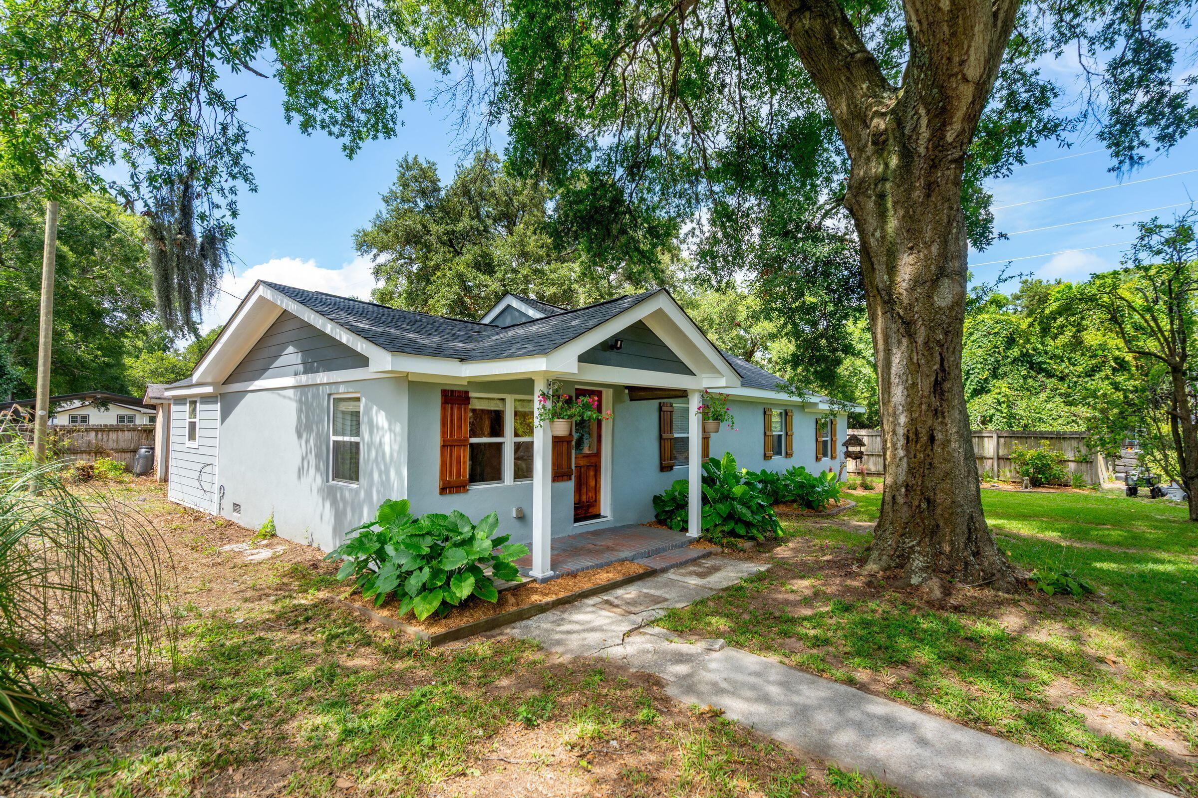 Property image 4 of 1540 Fort Johnson Road in James Island, Charleston, SC 29412