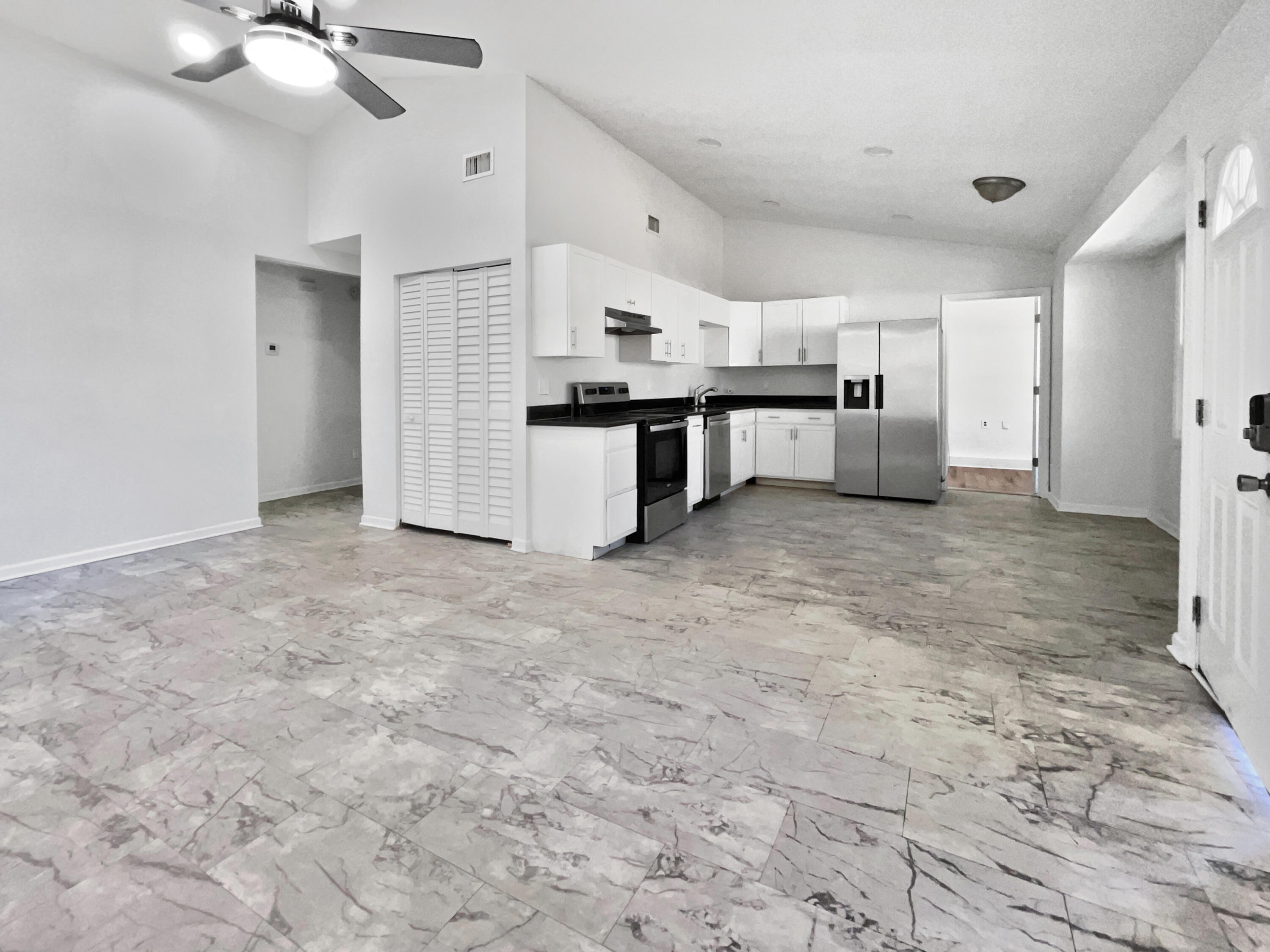 Property image 3 of 110 Manchester Road in Sangaree, Summerville, SC 29486